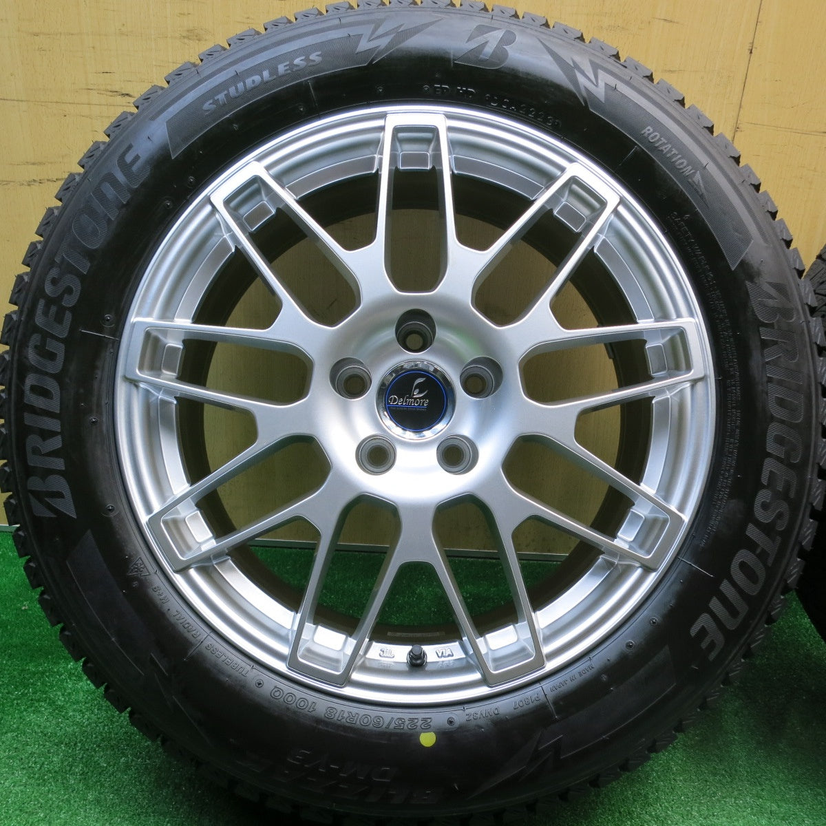 ほぼ未使用！センサー付！23年！キレイ★レクサス NX 225/60R18 スタッドレス ブリヂストン ブリザック DM-V3 Delmore デルモア 18インチ PCD114.3/5H★5111303HAス