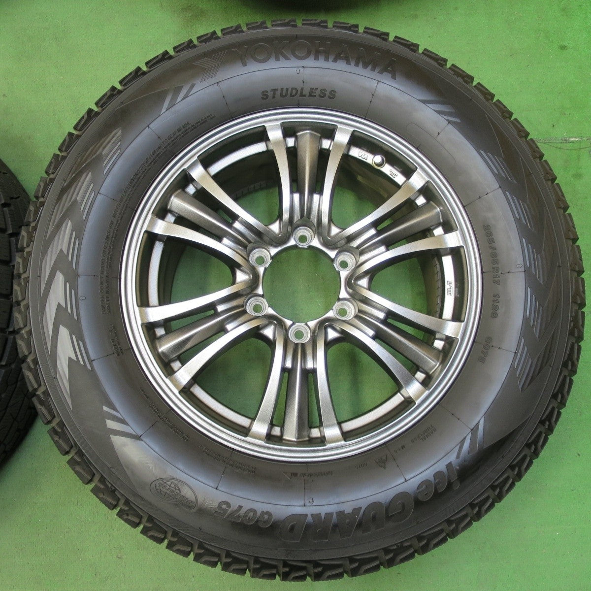 バリ溝！21年！キレイ！9.5分★スタッドレス 265/65R17 ヨコハマ アイスガード G075 TOPY BAZALT-X TYPE2 FACE-C 17インチ PCD139.7/6H★5032208イス