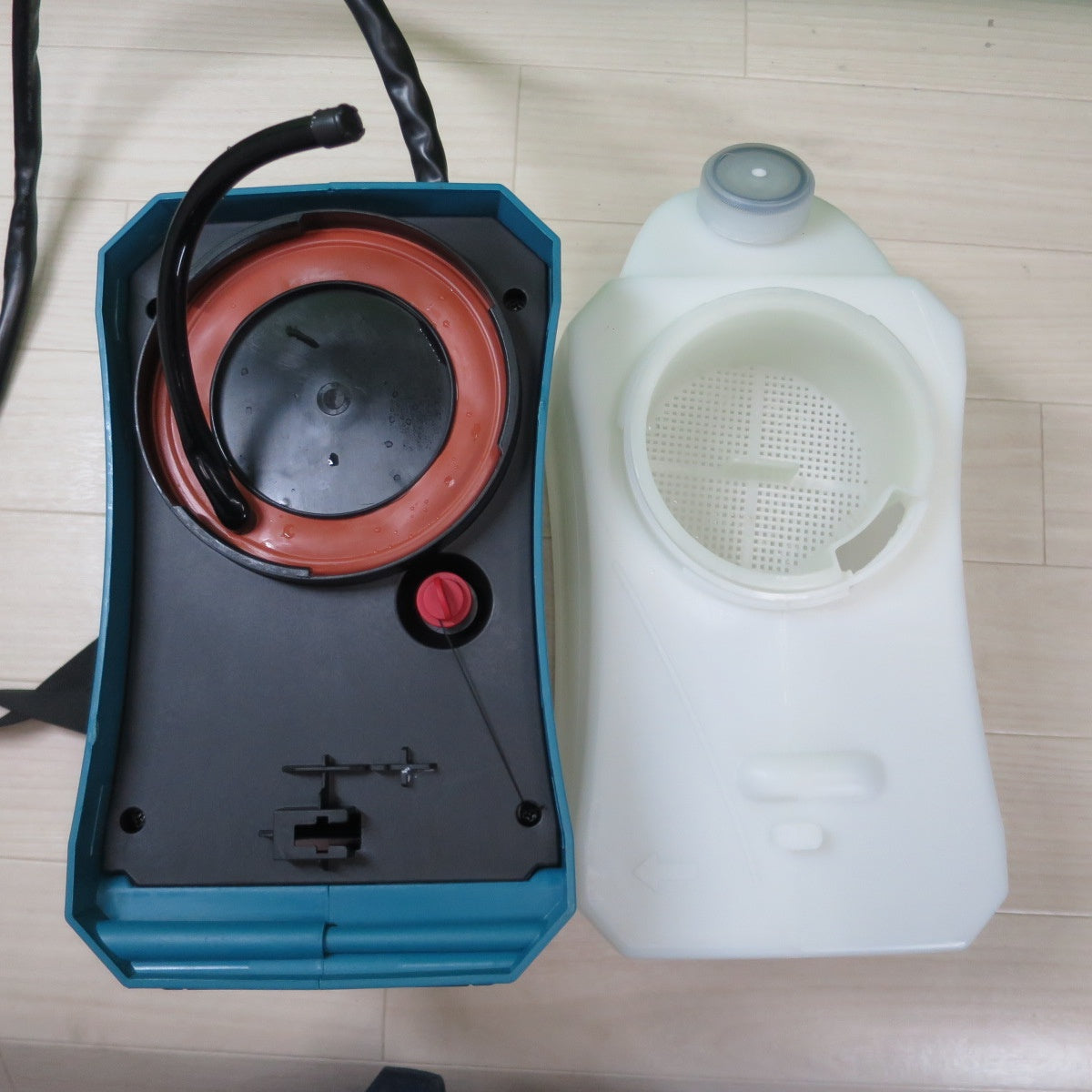 [送料無料] キレイ☆マキタ 充電式 噴霧器 18V タンク容量 5L MUS054D 本体のみ 電動 工具☆