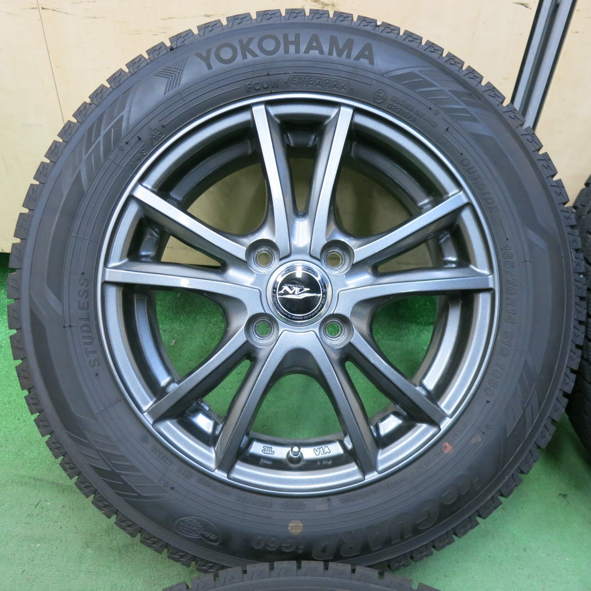 バリ溝！22年！キレイ！ほぼ10分★スタッドレス 165/70R14 ヨコハマ アイスガード iG60 NIRVANA NV ニルバーナ ニルヴァーナ 14インチ PCD100/4H★5052813SYス