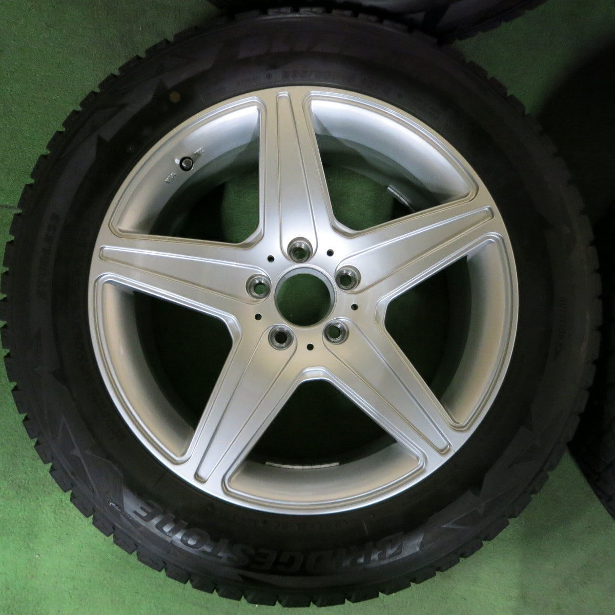 [送料無料] バリ溝！キレイ！8.5分★ベンツ アウディ 等 AGA Burg ブルグ 235/60R18 スタッドレス ブリヂストン ブリザック DM-V2 18インチ PCD112/5H★4112108SYス