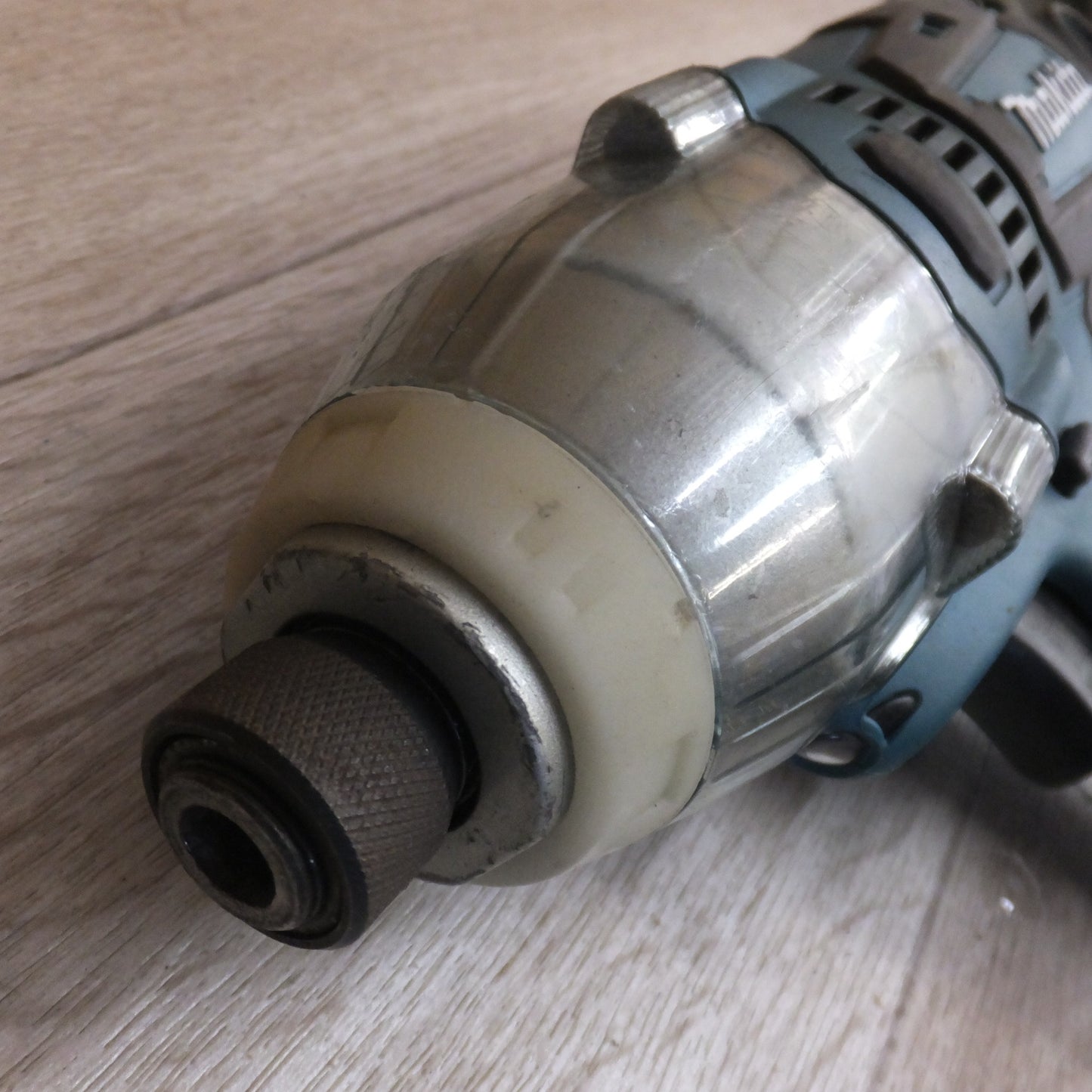 [送料無料] ★マキタ makita インパクトドライバ TD0220　100V～ 5.3A 50-60Hz 500W★