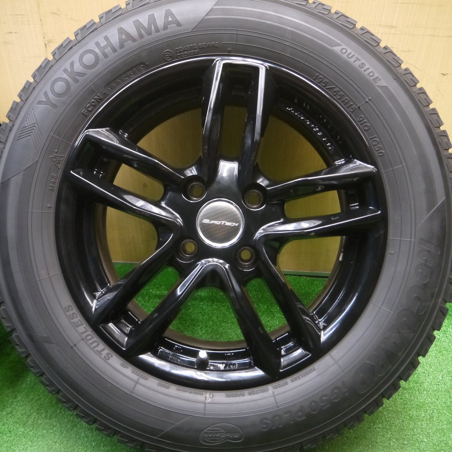 [送料無料] バリ溝！キレイ！9分★プジョー 等 EUROTECH GAYA5 195/65R15 スタッドレス ヨコハマ アイスガード iG50 プラス ユーロテック ガヤ5 PCD108/4H★4122310Hス