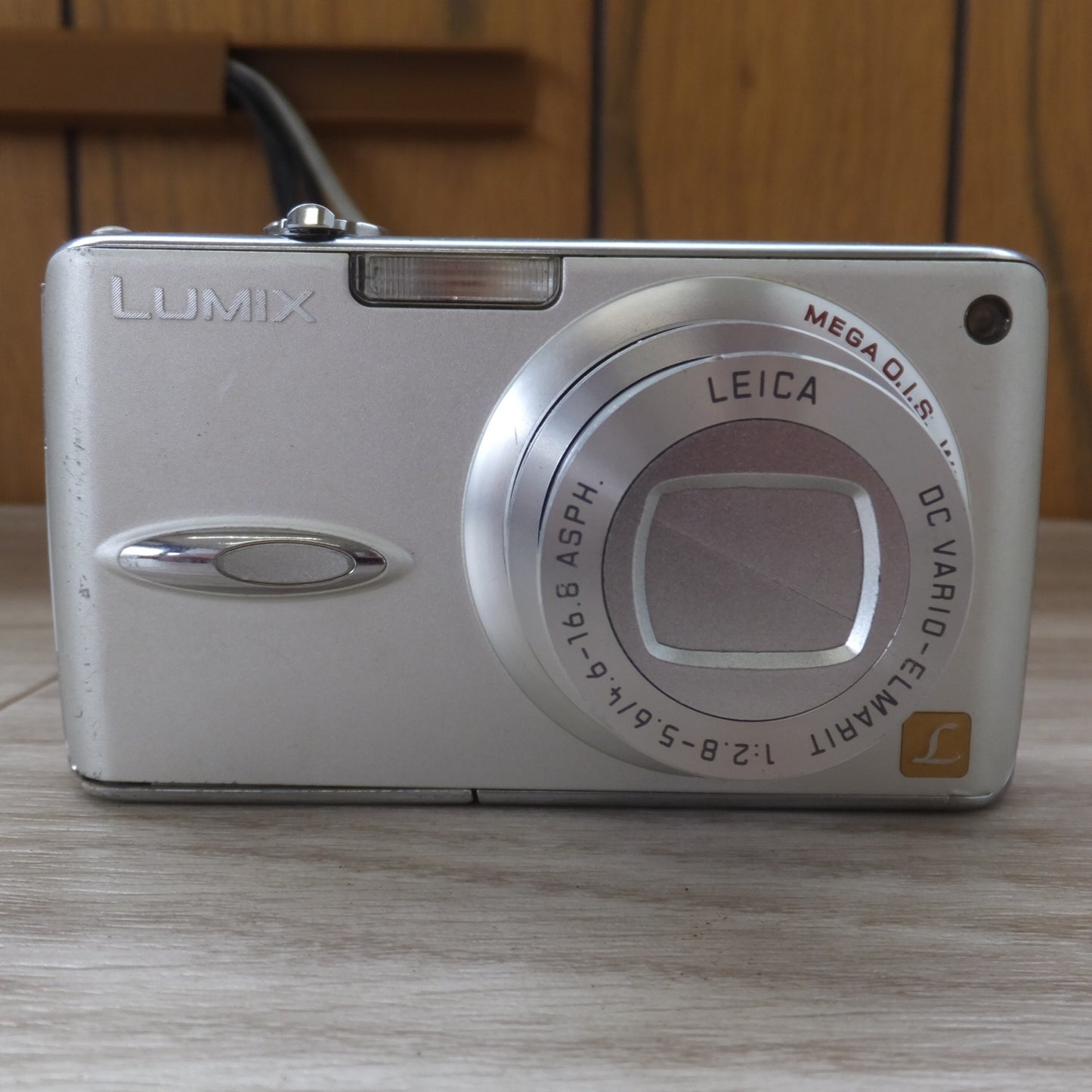 [送料無料] ★松下電器 パナソニック Panasonic デジタルカメラ ルミックス LUMIX DMC-FX01★