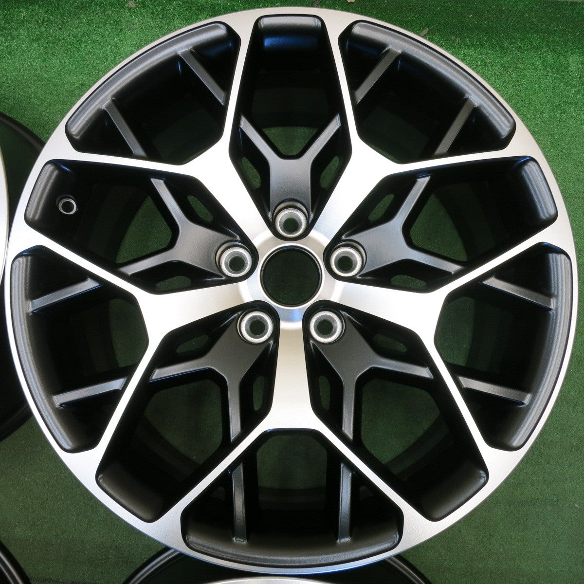 新車外し★JEEP ジープ グランドチェロキー サミット リザーブ 純正 ホイール 21インチ 21×9J PCD127/5H★6053001HAホ