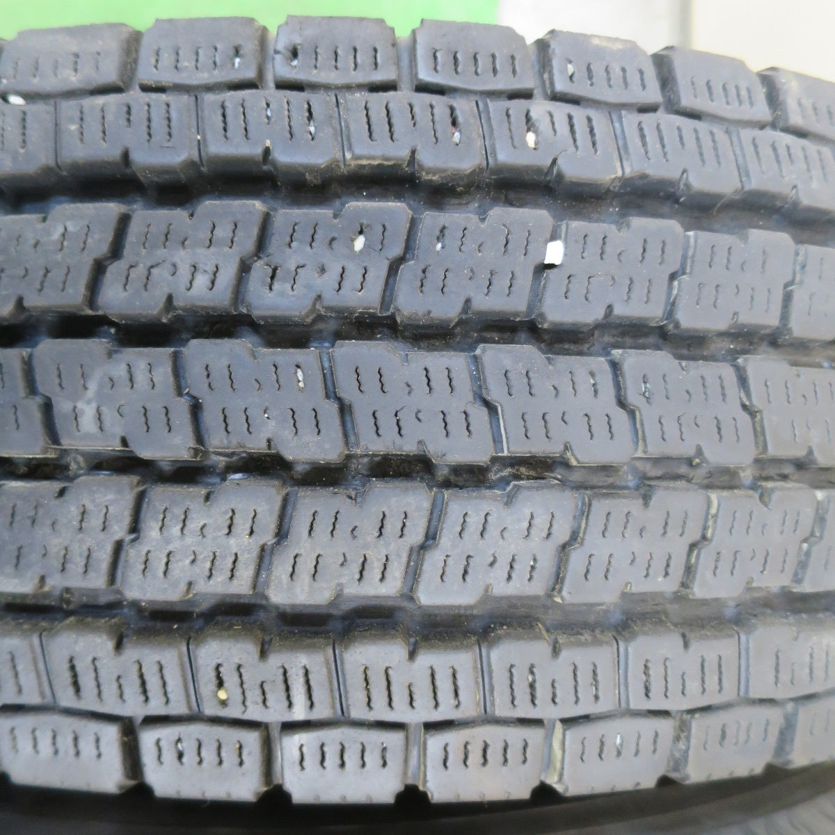バリ溝！キレイ！8.5分！2本★スタッドレス 195/75R15 109/107L 12PR ヨコハマ アイスガード iG91 スチール ホイール 15インチ PCD139.7/6H★6013101ナス