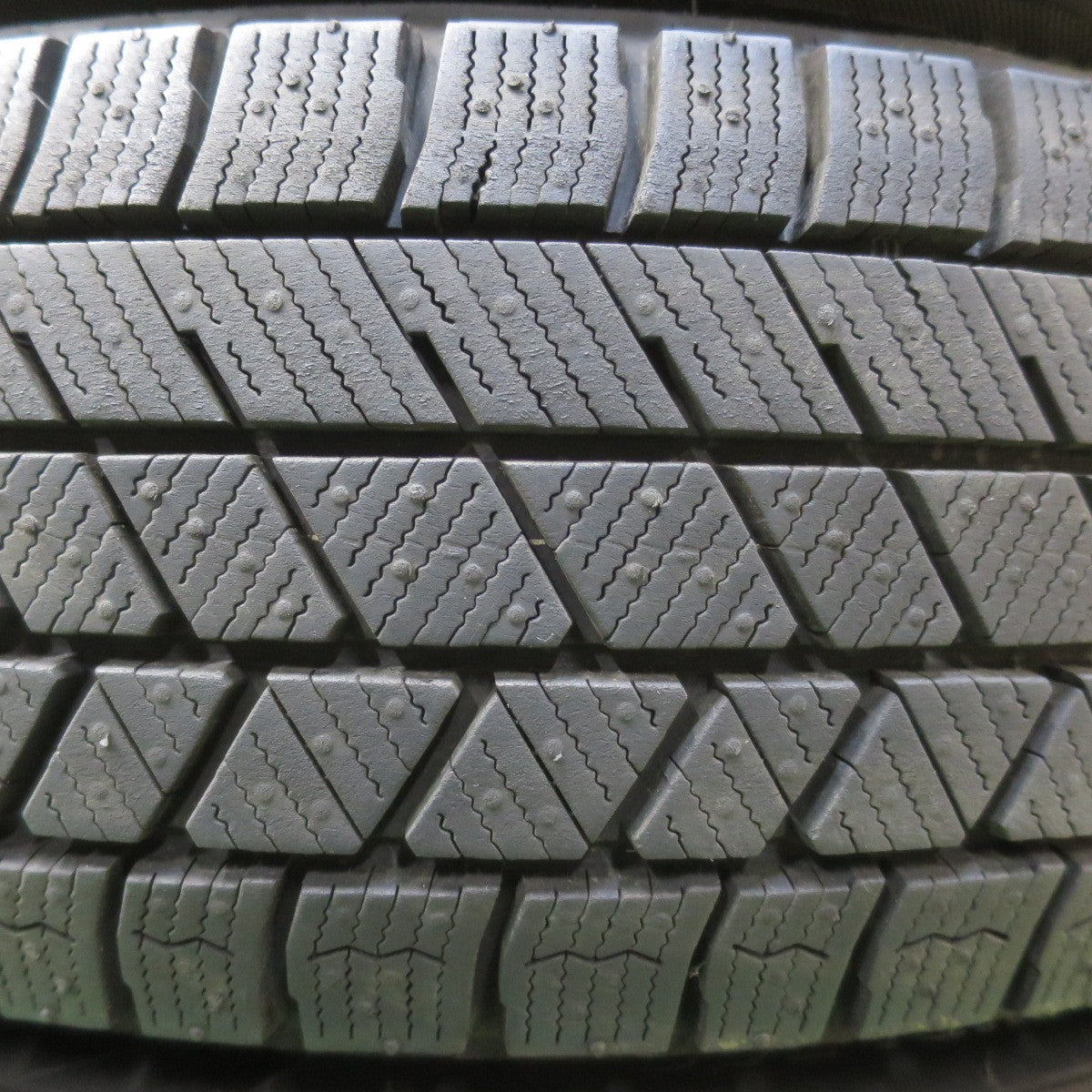 バリ溝！24年！ほぼ10分★スタッドレス 165/70R14 ブリヂストン ブリザック VRX3 JOKER ジョーカー 14インチ PCD100/4H★6011606イス
