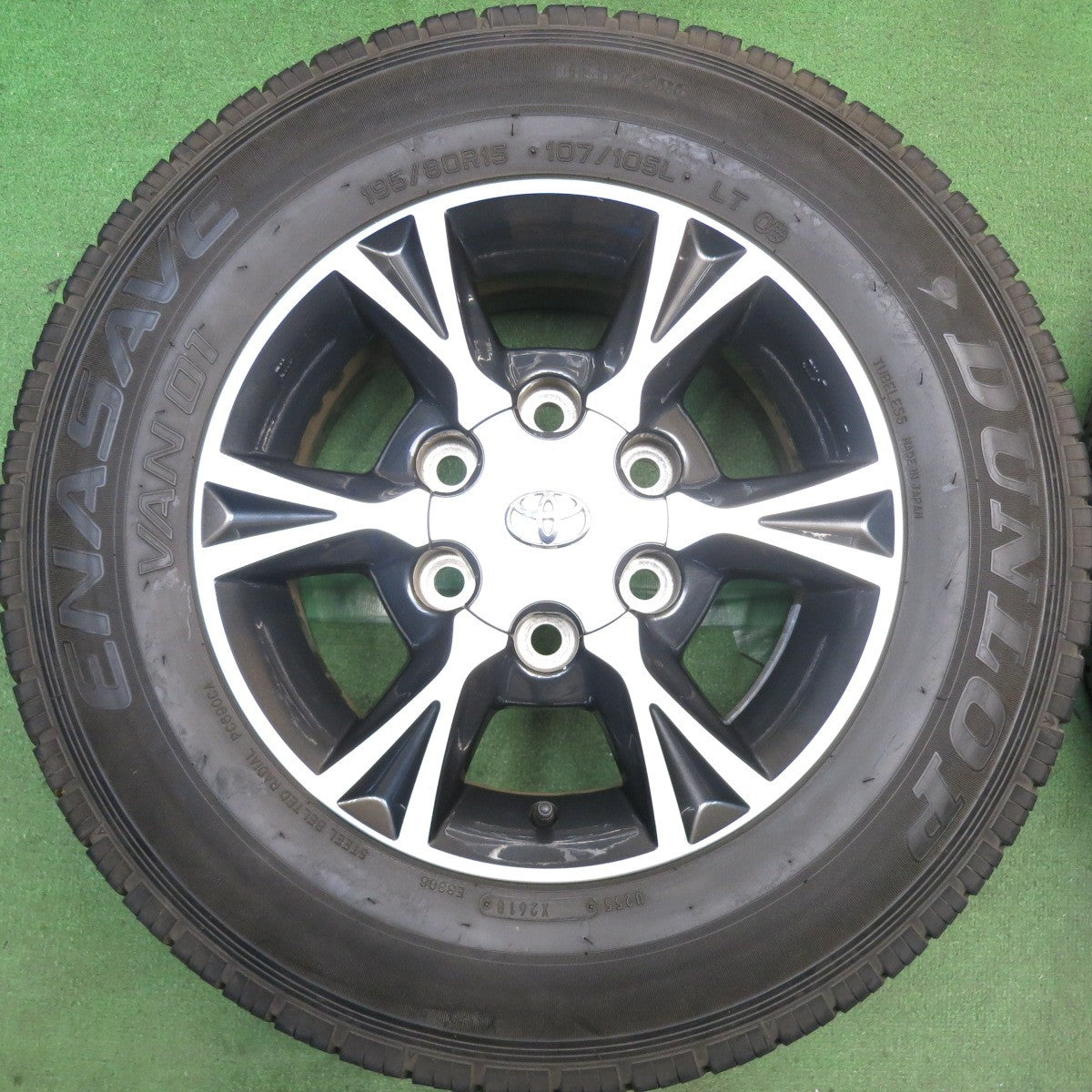 バリ溝！9.5分◎トヨタ 200系 ハイエース 純正 OP 195/80R15 107/105L ダンロップ エナセーブ VAN01 15インチ PCD139.7/6H◎6100306HAノ