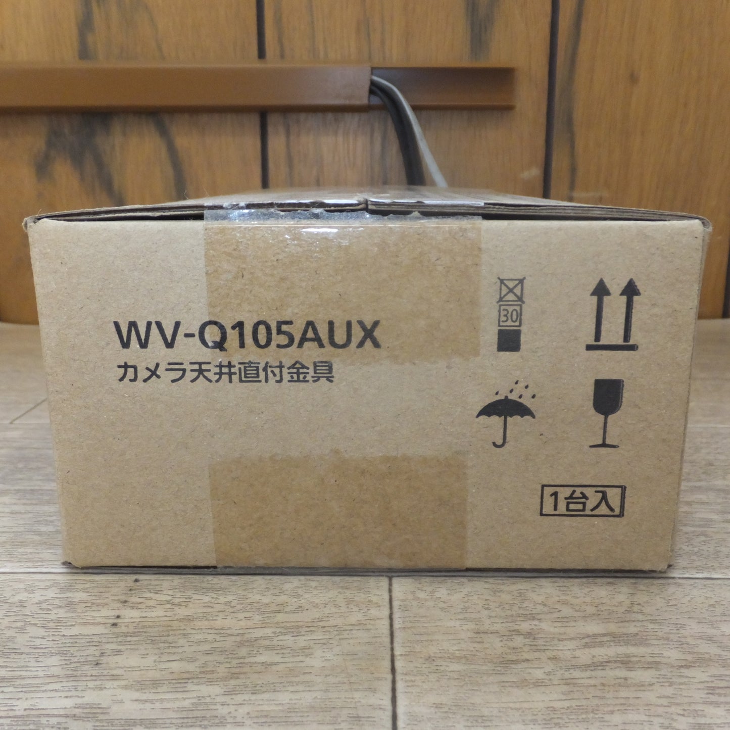 ●複数在庫有●[送料無料] 未使用★i-PRO カメラ天井直付金具 WV-Q105AUX カメラ取付金具★
