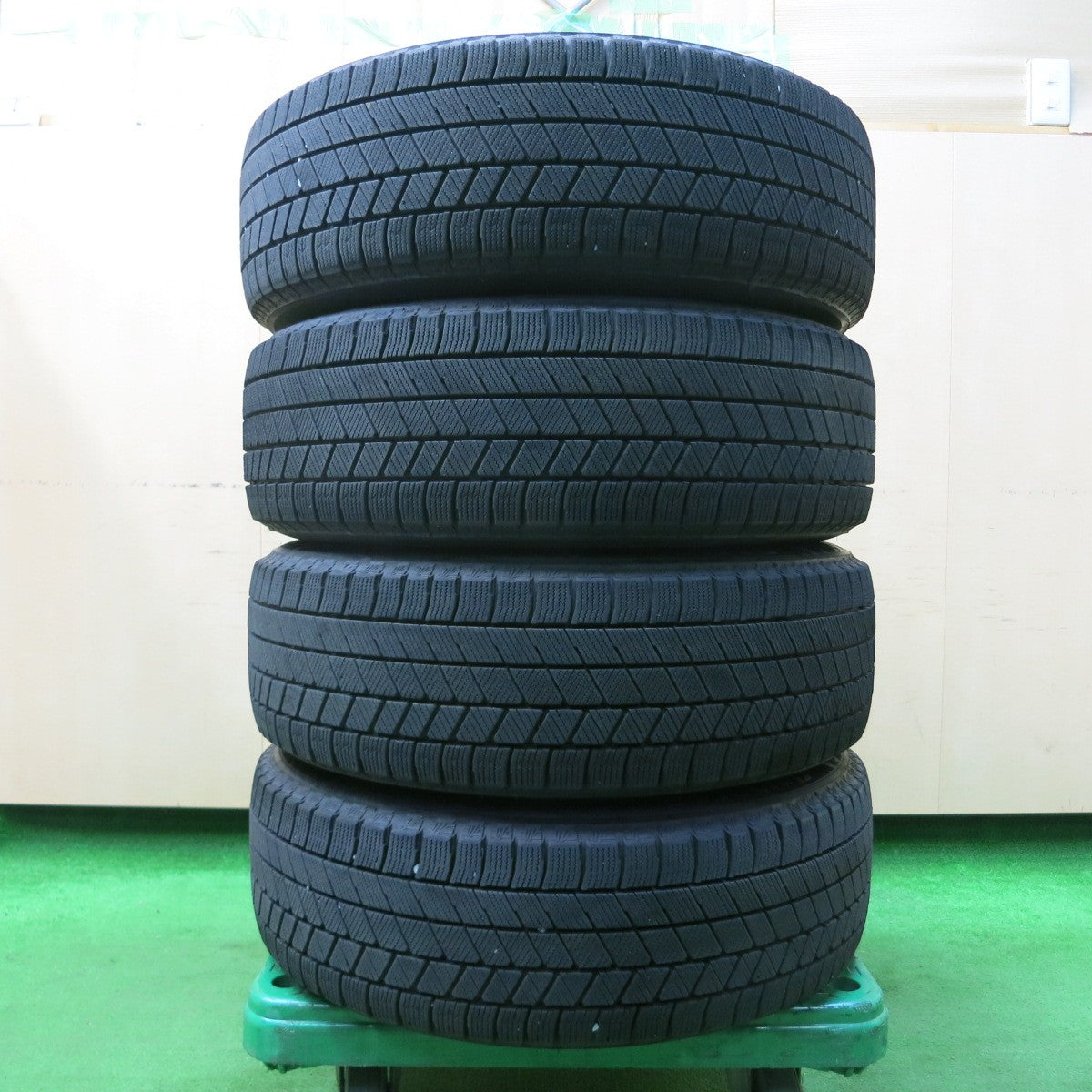 *送料無料* バリ溝！22年！綺麗！8.5分★スタッドレス 195/60R16 ブリヂストン ブリザック VRX3 Eurospeed MANARAY SPORT 16インチ PCD114.3/5H★4042410イス