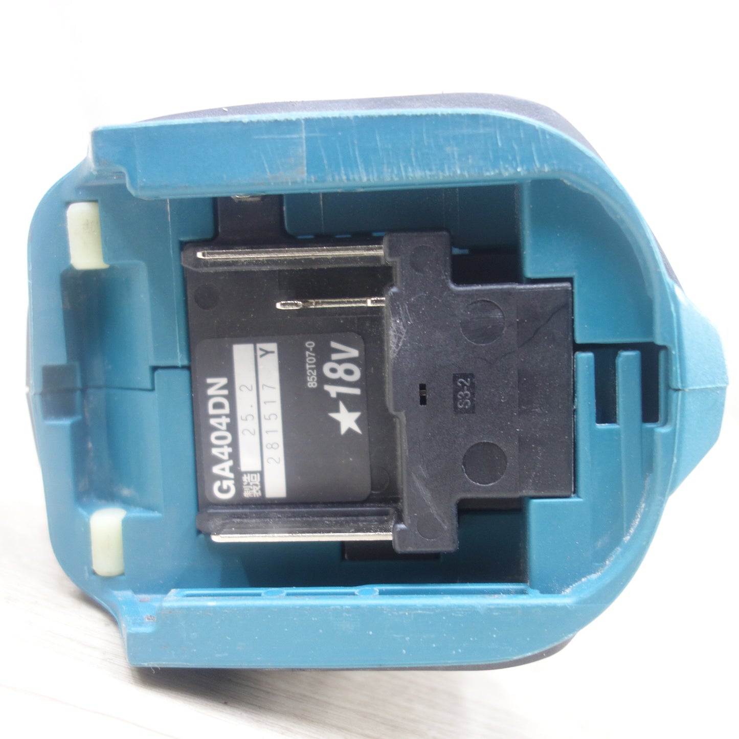 [送料無料] ◆マキタ 100mm 充電式 ディスクグラインダ GA404DN 電動 工具 研削 研摩 研磨 機 18V makita◆