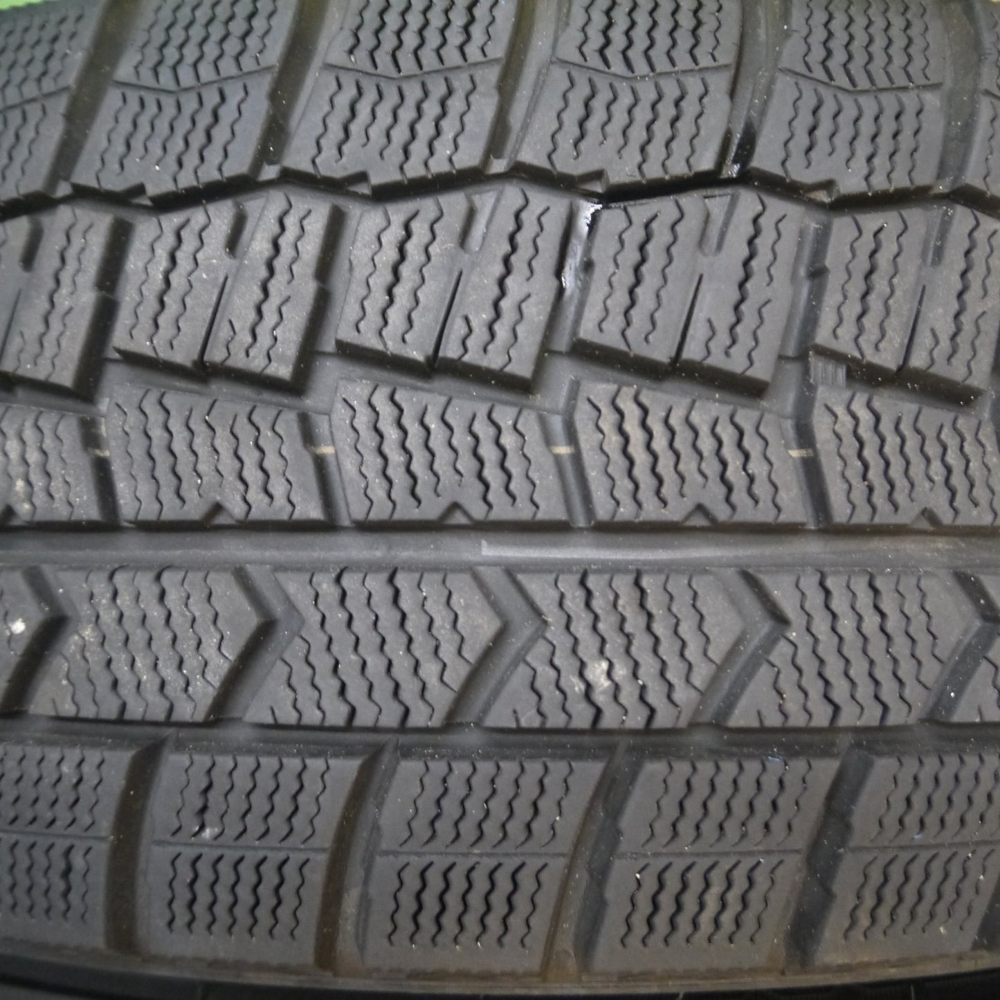 [送料無料] バリ溝！9.5分★ボルボ 等 MAK VINCI 205/50R17 スタッドレス ダンロップ ウインターマックス WM02 17インチ PCD108/5H★4122511Hス