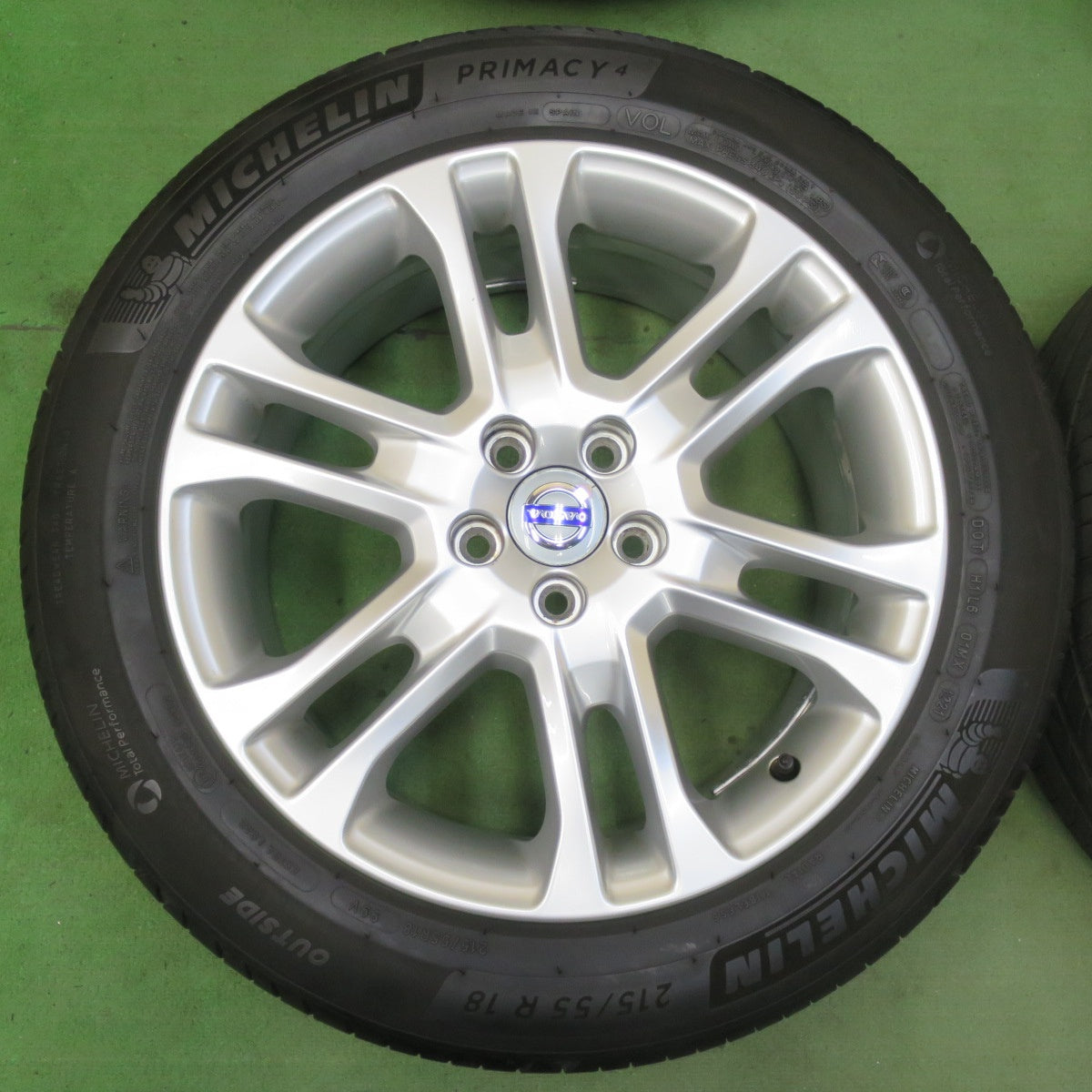 キレイ！21年★ボルボ XC60 純正 215/55R18 ミシュラン プライマシー4 18インチ VOLVO PCD108/5H★5101611イノ