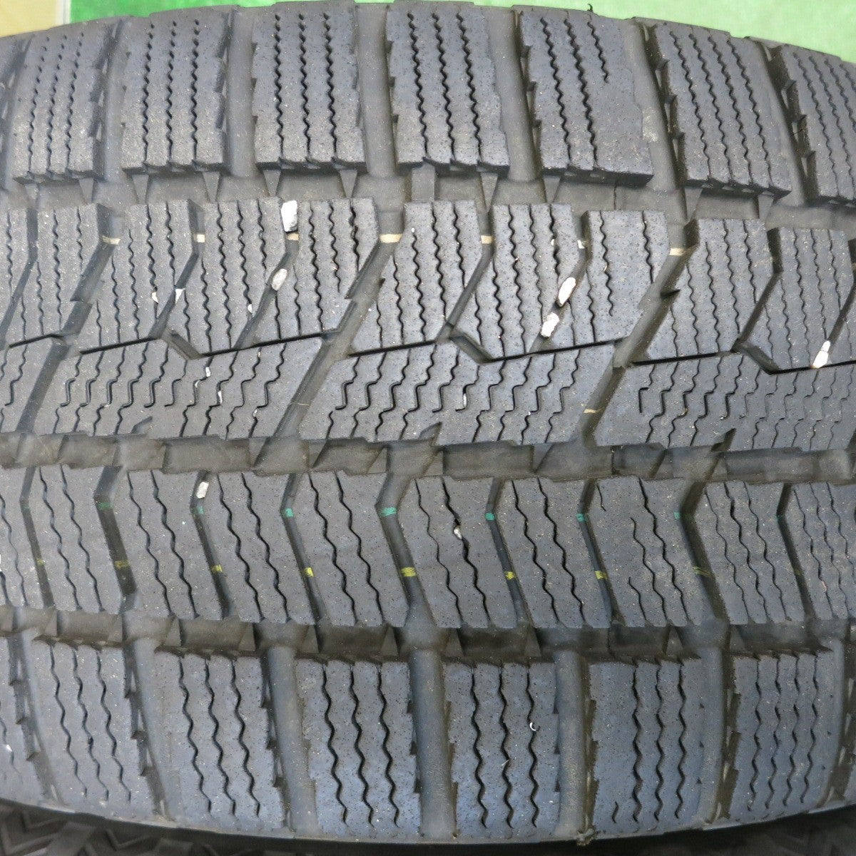 バリ溝！23年！キレイ！8.5分★スタッドレス 205/50R17 トーヨー オブザーブ GIZ2 VELVA SPORTZ ヴェルヴァ 17インチ PCD100/4H★6031510HAス