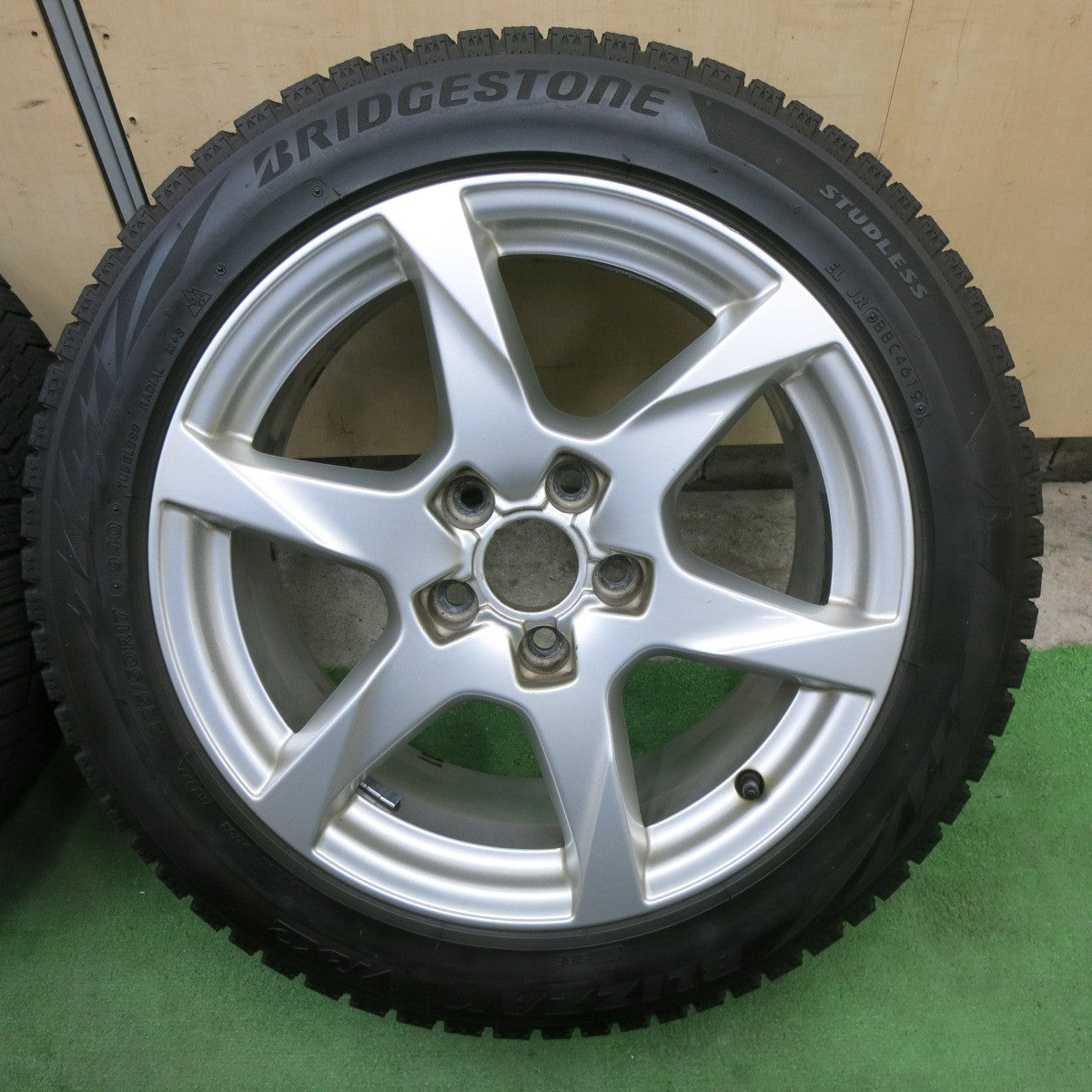 バリ溝！9分★アウディ A4 8K 純正 225/50R17 スタッドレス ブリヂストン ブリザック VRX2 ダンロップ ウインターマックス WM01 17インチ PCD112/5H★6012801ナス
