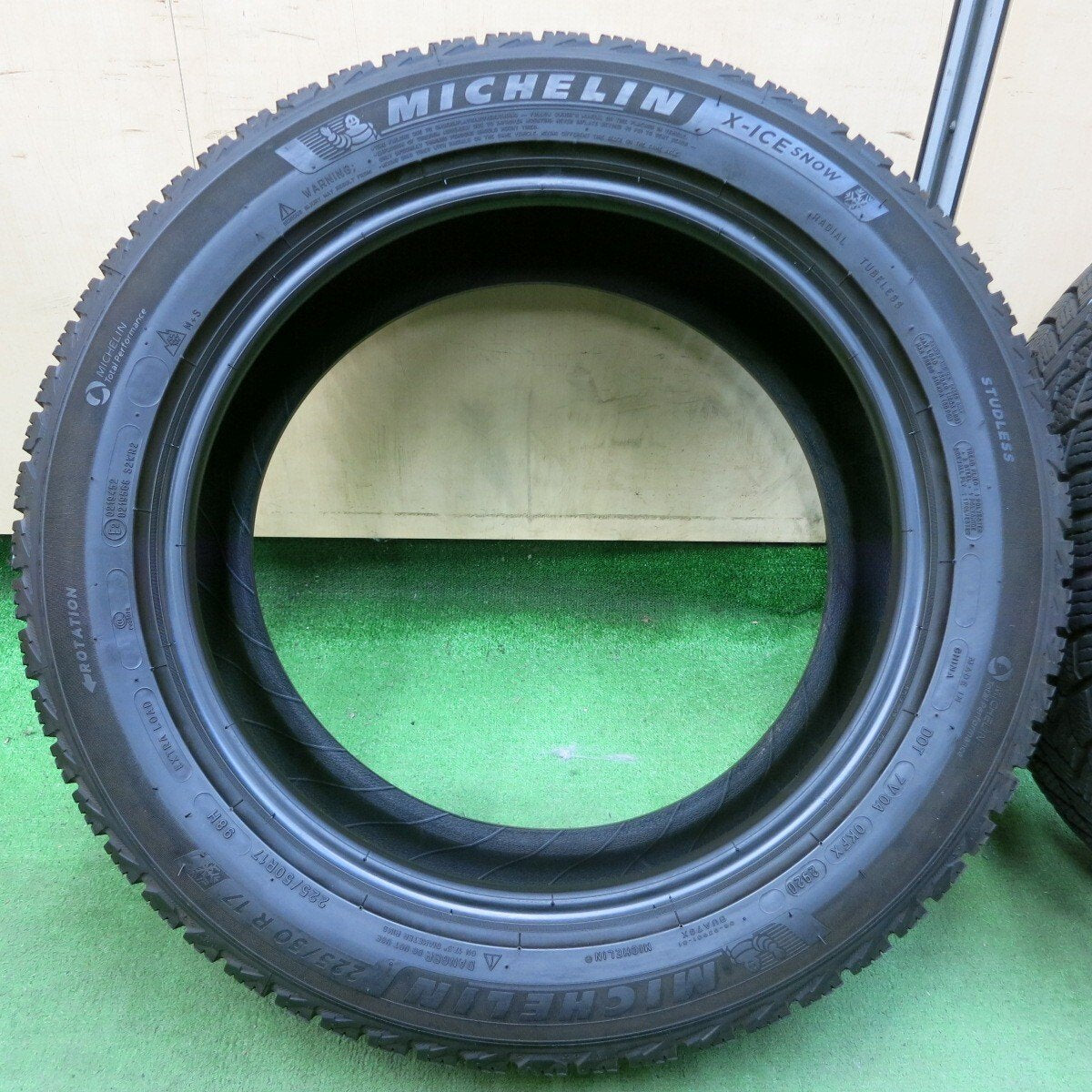 バリ溝！20年！9分★スタッドレス 225/50R17 ミシュラン X-ICE SNOW タイヤ 17インチ レクサス クラウン ボルボV40 ワーゲン 等★4123007イスタ