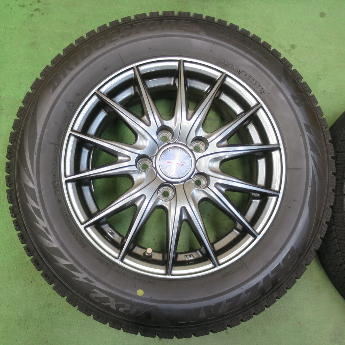 バリ溝！22年！キレイ！9分★スタッドレス 195/65R15 ブリヂストン ブリザック VRX2 VELVA SPORTZ ヴェルヴァ 15インチ PCD114.3/5H★6011610イス