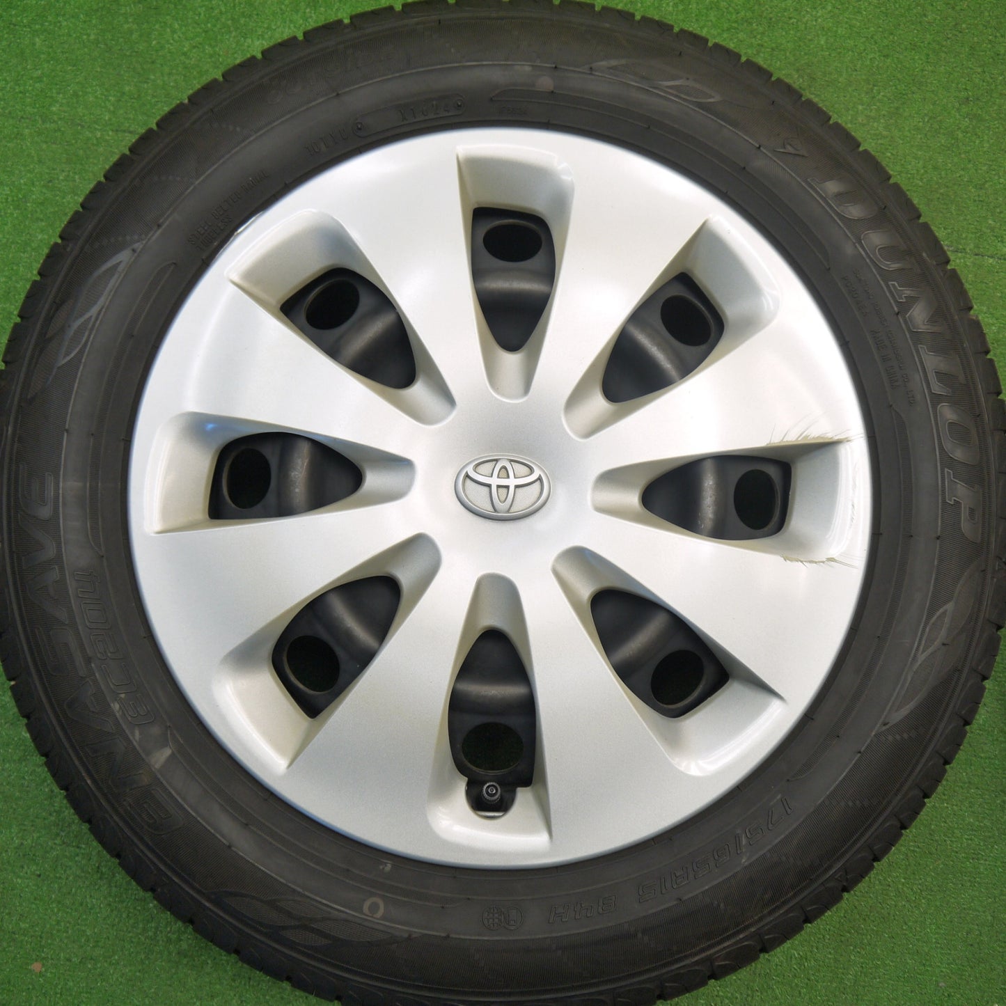 バリ溝！24年！9.5分★トヨタ アクア 純正 スチール 175/65R15 ダンロップ エナセーブ EC204 15インチ PCD100/4H★5111010Hノ