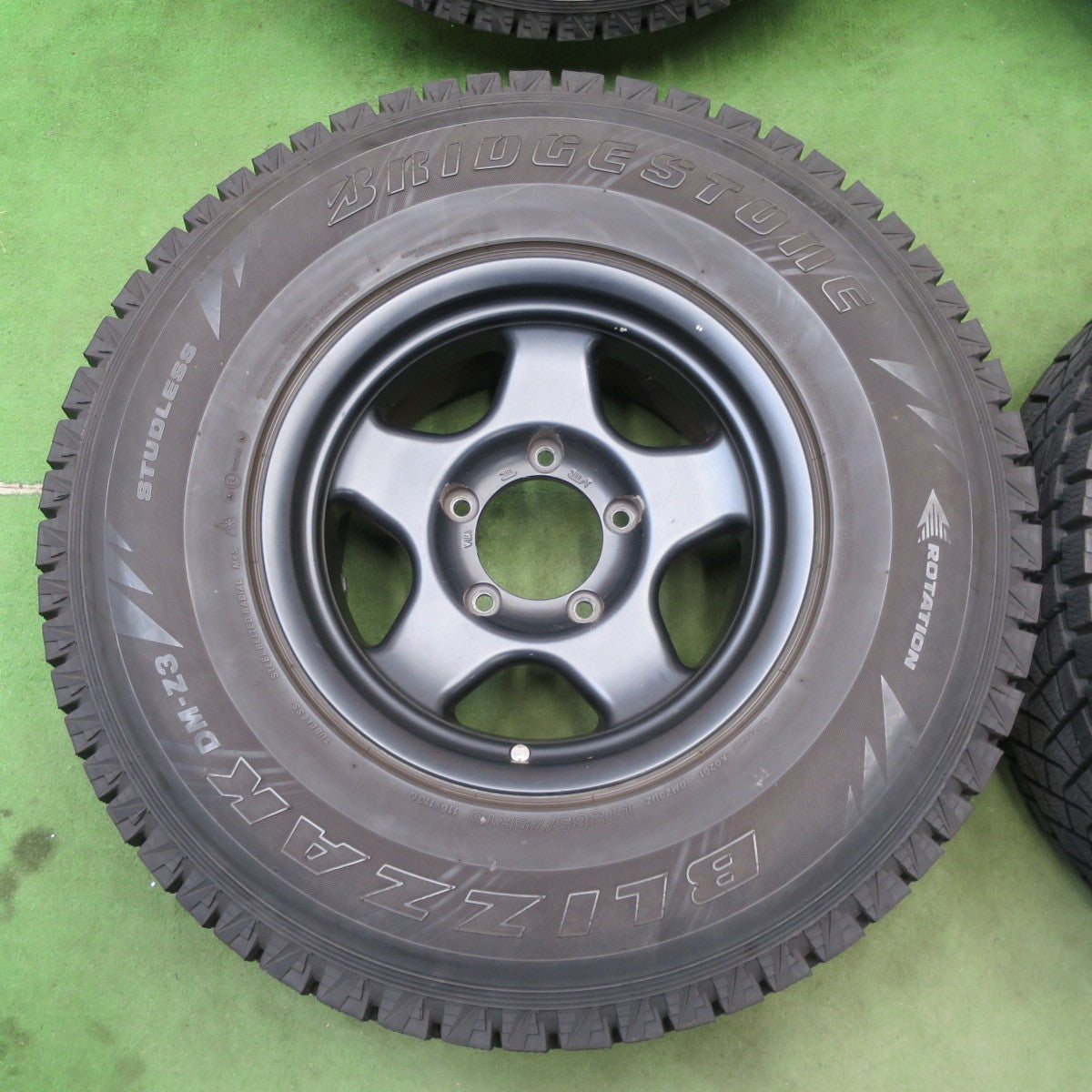 付属品付き！バリ溝！9.5分★BRADLEY V 285/75R16 116/113Q スタッドレス ブリヂストン ブリザック DM-Z3 ブラッドレー 16インチ PCD150/5H★6020201ナス