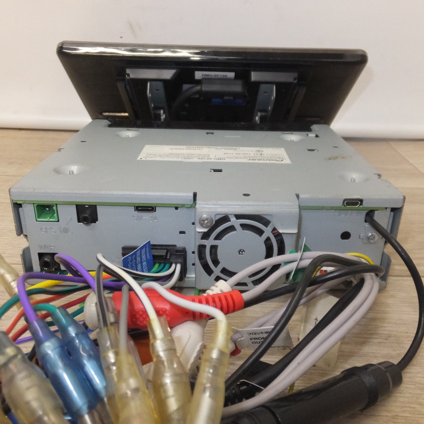 [送料無料] ★カロッツェリア carrozzeria ディスプレイオーディオ DSPメインユニット  DMH-SF700 リモコンなし(95★