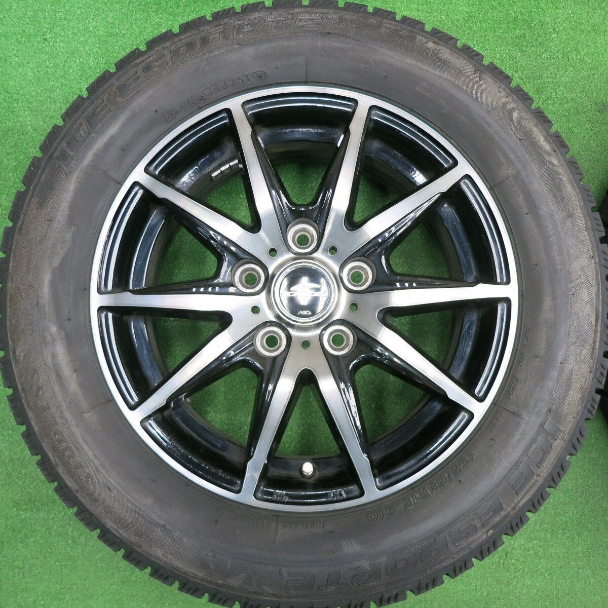 バリ溝！キレイ！9.5分★スタッドレス 195/65R15 アイスエスポルテ SCHNEIDER MiD シュナイダー 15インチ PCD114.3/5H★4123103HAス