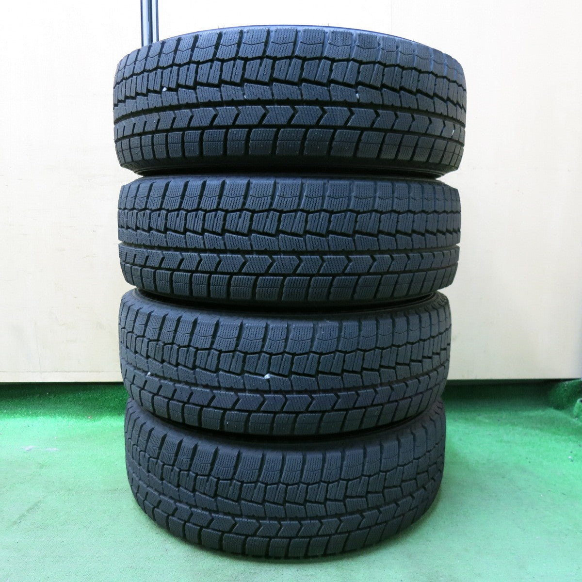 [送料無料] バリ溝！23年！キレイ！ほぼ10分★スタッドレス 205/65R16 ダンロップ ウインターマックス WM02 DUFACT デュファクト 16インチ PCD114.3/5H★4122502SYス