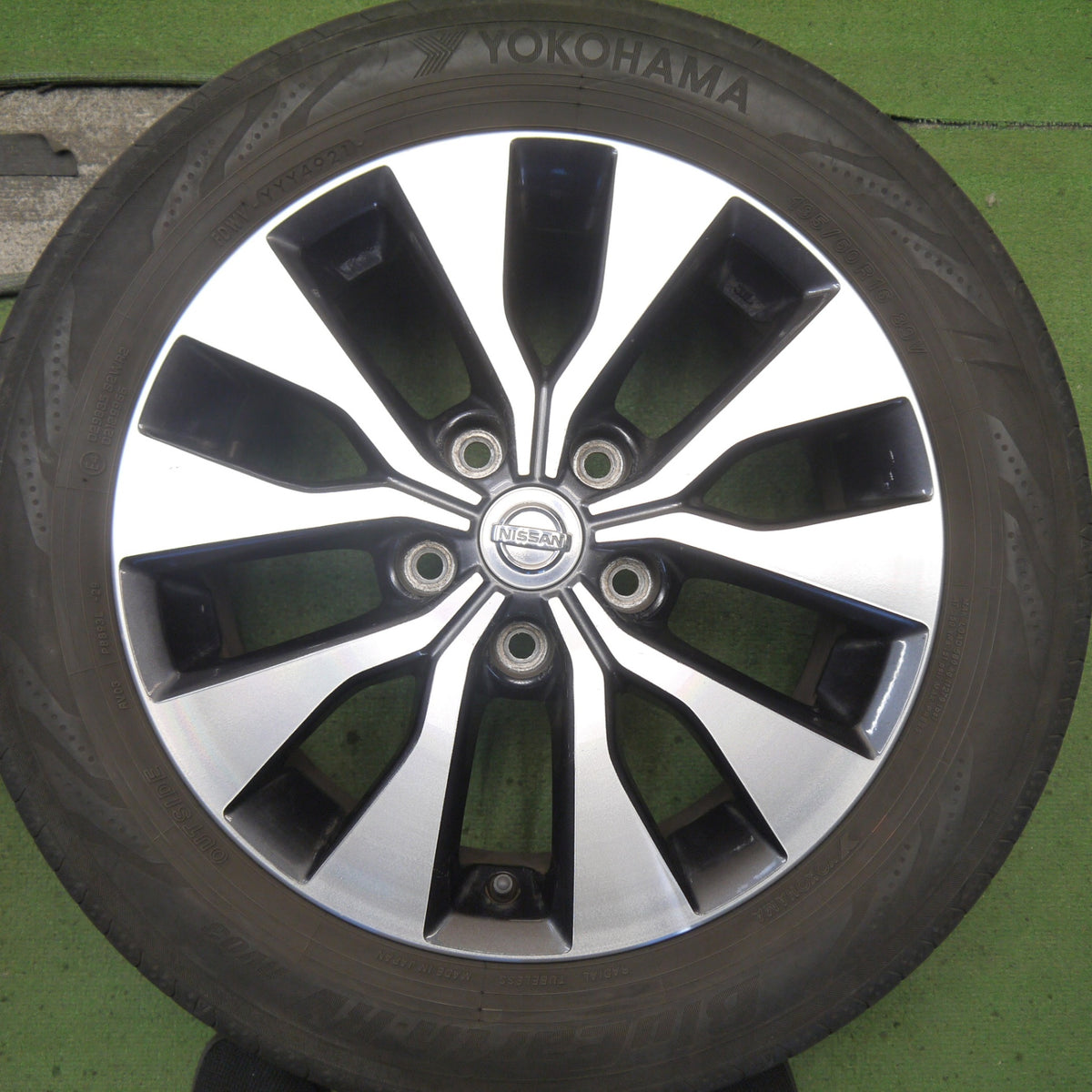 4本価格！22年◎日産 C27 セレナ 純正 195/60R16 ヨコハマ BluEarth-RV RV03 トーヨー トランパス MP7 16インチ PCD114.3/5H◎6090407Hノ