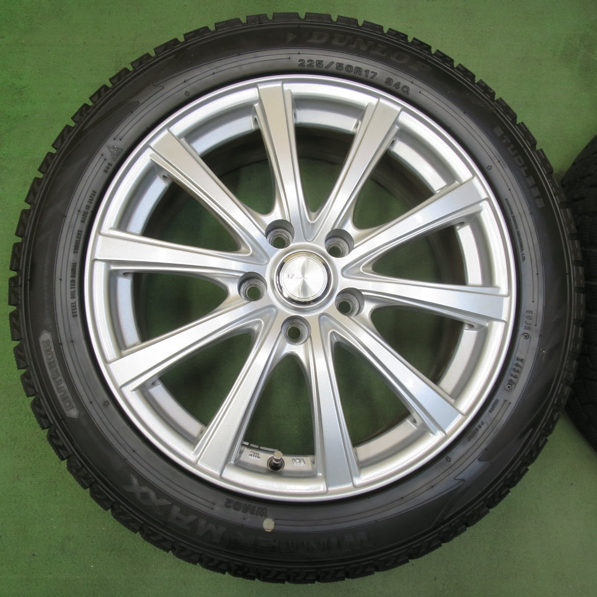 バリ溝！24年！キレイ！9.5分★スタッドレス 225/50R17 ダンロップ ウインターマックス WM02 AZ Sports AZスポーツ 17インチ PCD114.3/5H★5110712イス