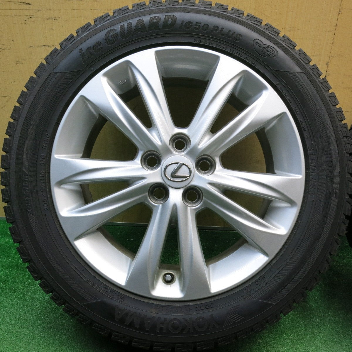 バリ溝！9.5分★レクサス CT 純正 205/55R16 スタッドレス ヨコハマ アイスガード iG50 プラス 16インチ PCD100/5H★6021502HAス