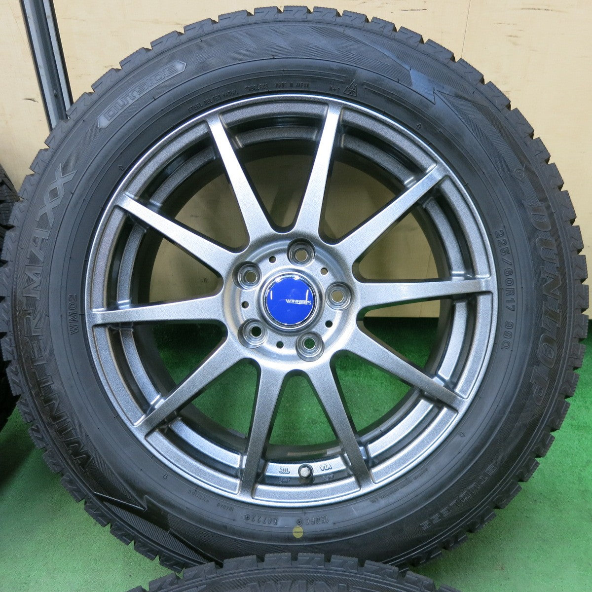 [送料無料] 超バリ溝！22年！キレイ！ほぼ10分★スタッドレス 225/60R17 ダンロップ ウインターマックス WM02 WINNERS ウィナーズ 17インチ PCD114.3/5H★5022608SYス