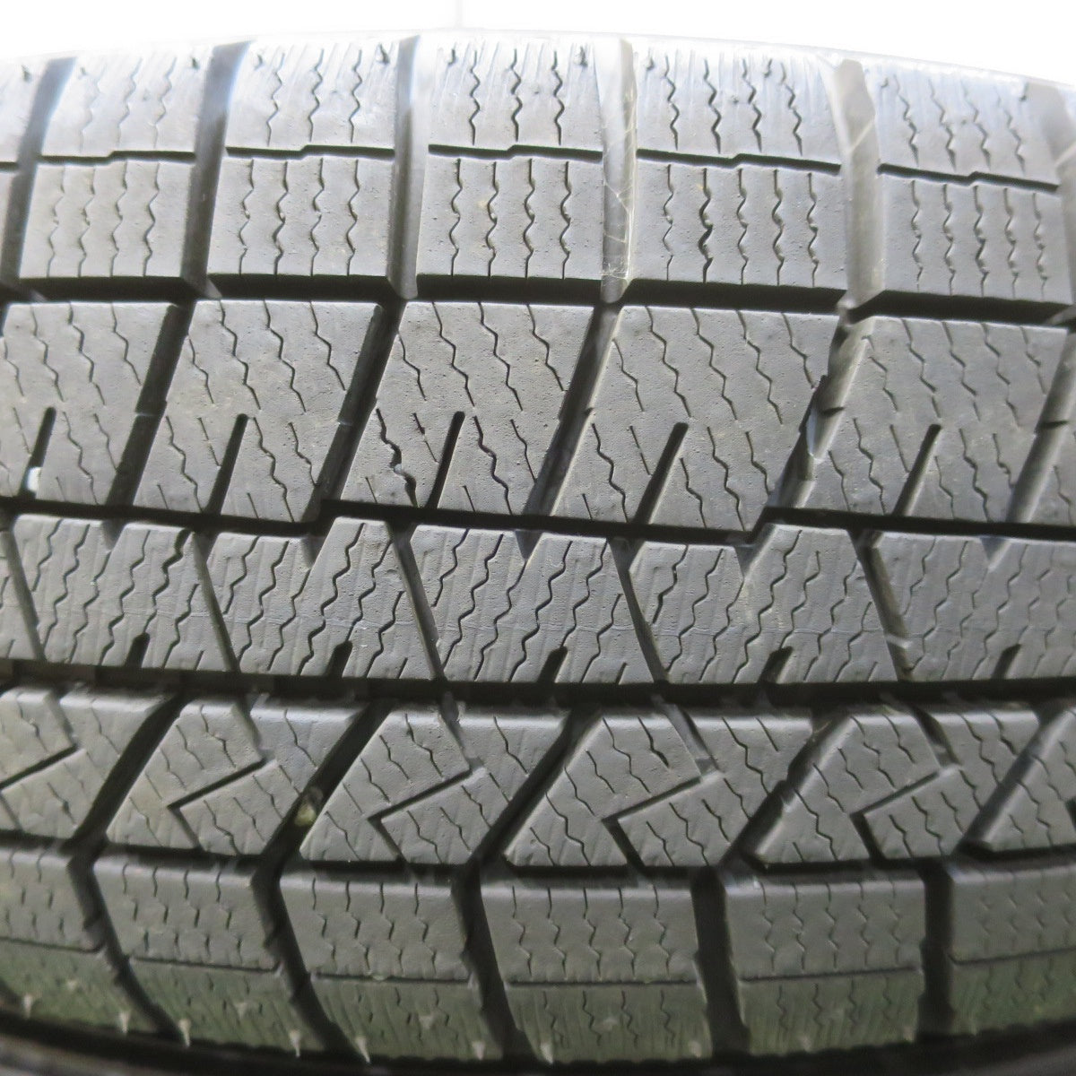 バリ溝！22年！9.5分以上★スタッドレス 165/65R14 ダンロップ ウインターマックス 03 VIOLENTO ヴィオレント 14インチ ハスラー ソリオ 等 PCD100/4H★5111405イス