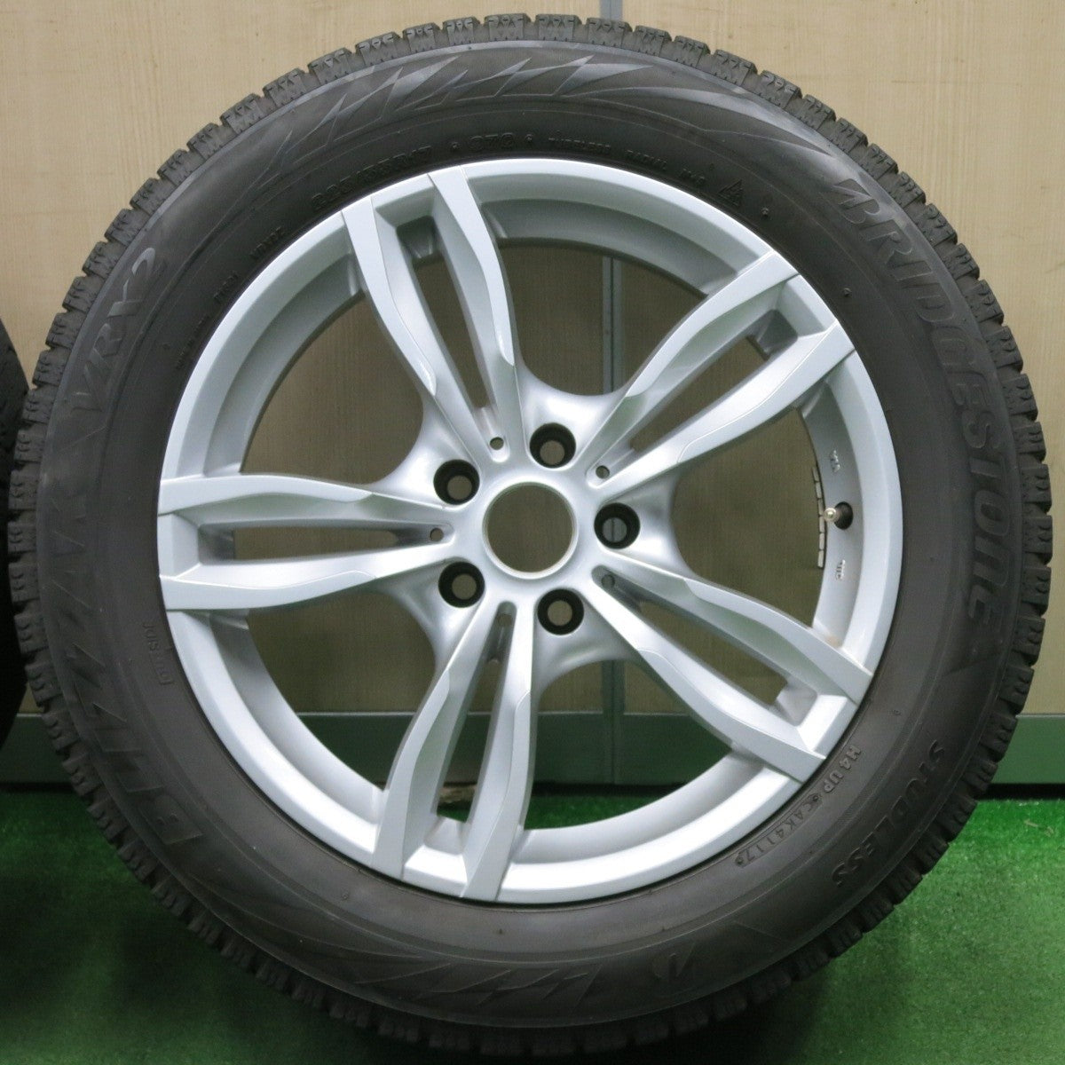 キレイ★BMW 等 MAK 225/55R17 スタッドレス ブリヂストン ブリザック VRX2 17インチ PCD112/5H★5012105NJス