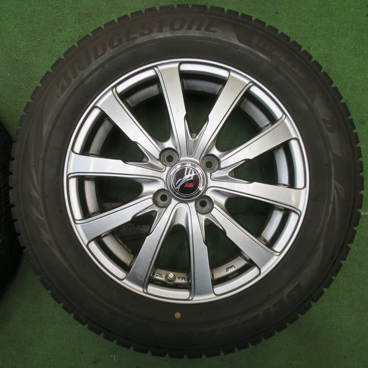 バリ溝！22年！キレイ！9分★スタッドレス 185/65R15 ブリヂストン ブリザック VRX2 Fang ファング 15インチ PCD100/4H★5092401NJス