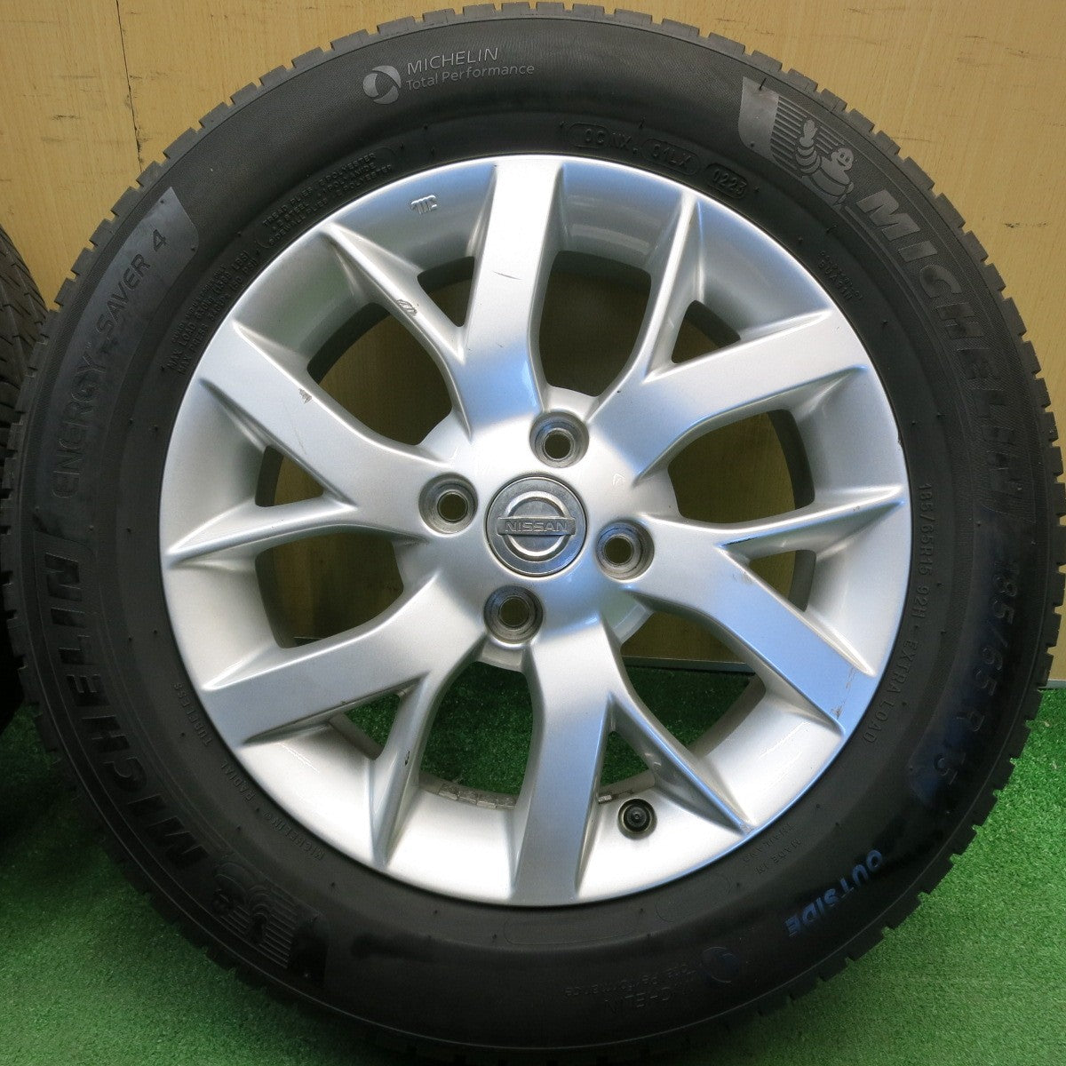 バリ溝！23年！8.5分★日産 ノート e-power 純正 185/65R15 ミシュラン エナジーセイバー4 15インチ PCD100/4H★6041104HAノ