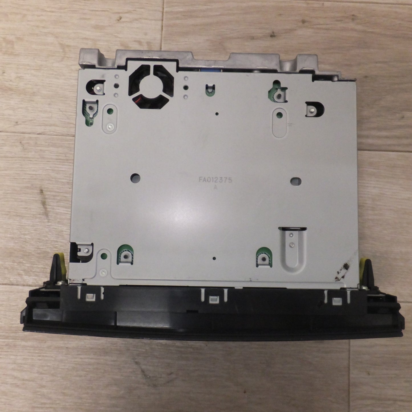[送料無料] ★松下製 トヨタ 純正 プリウス NHW20 カーオーディオ CD MD プレーヤー 86120-47180(30)★