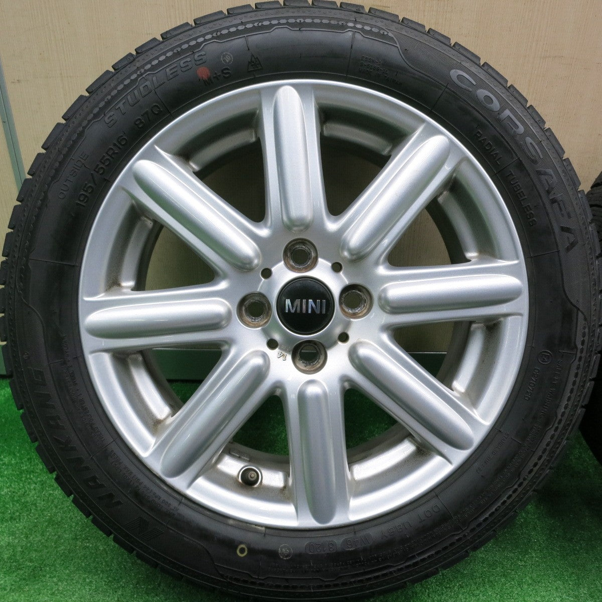 [送料無料] バリ溝！20年！キレイ！ほぼ10分★BMW MINI ミニ クーパー S 純正 195/55R16 スタッドレス ナンカン CORSAFA PCD100/4H★4100504HAス