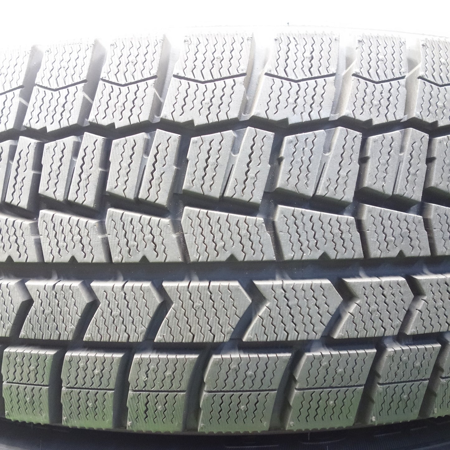 バリ溝！23年！キレイ！9.5分以上★スタッドレス 215/60R16 ダンロップ ウインターマックス WM02 VELVA SPORTZ ヴェルヴァ 16インチ PCD114.3/5H★5122104KTス