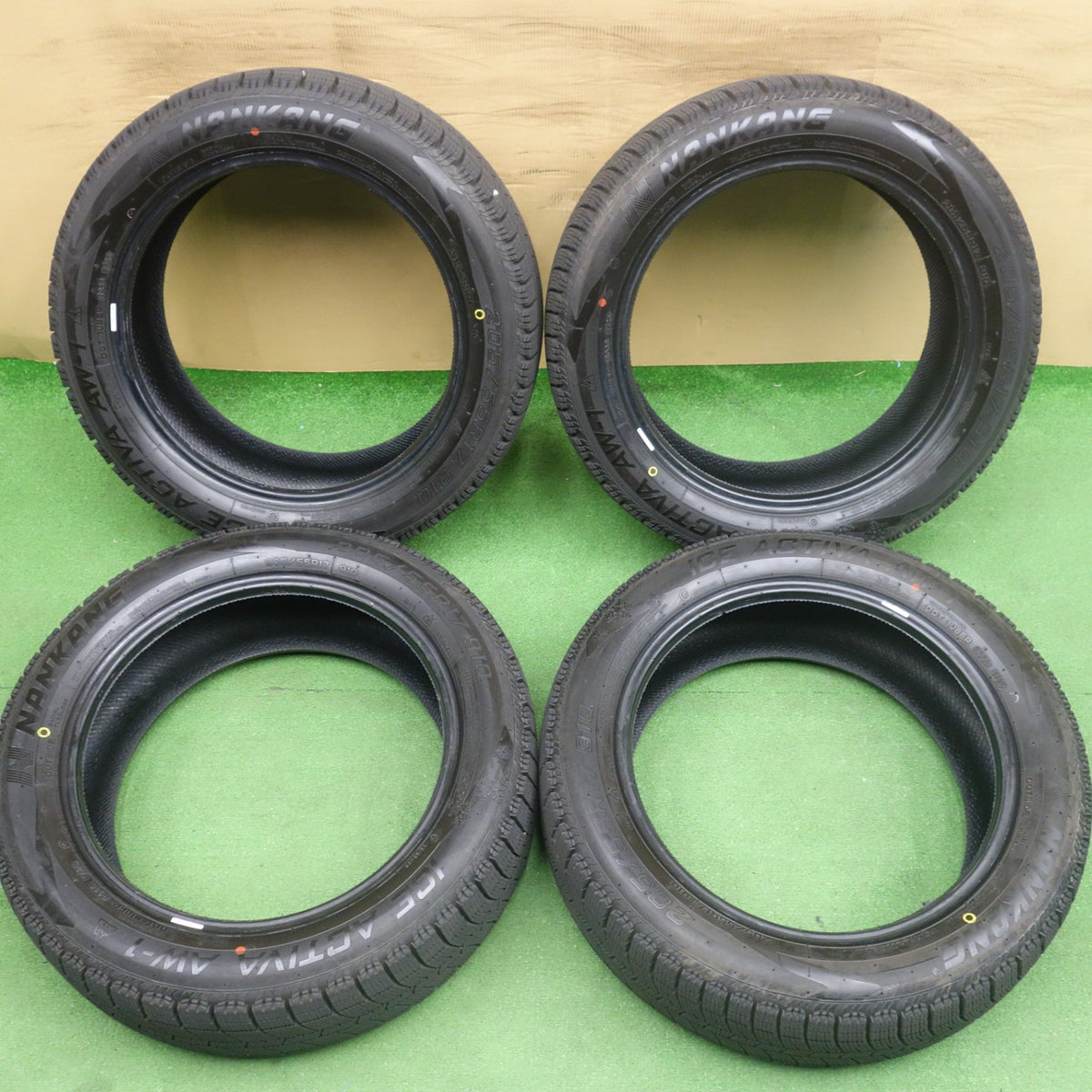 バリ溝！25年！ほぼ10分◎スタッドレス 205/55R17 ナンカン アイスアクティバ AW-1 タイヤ 17インチ ノア ヴォクシー プリウスα ステップワゴン 等◎6083002KTスタ