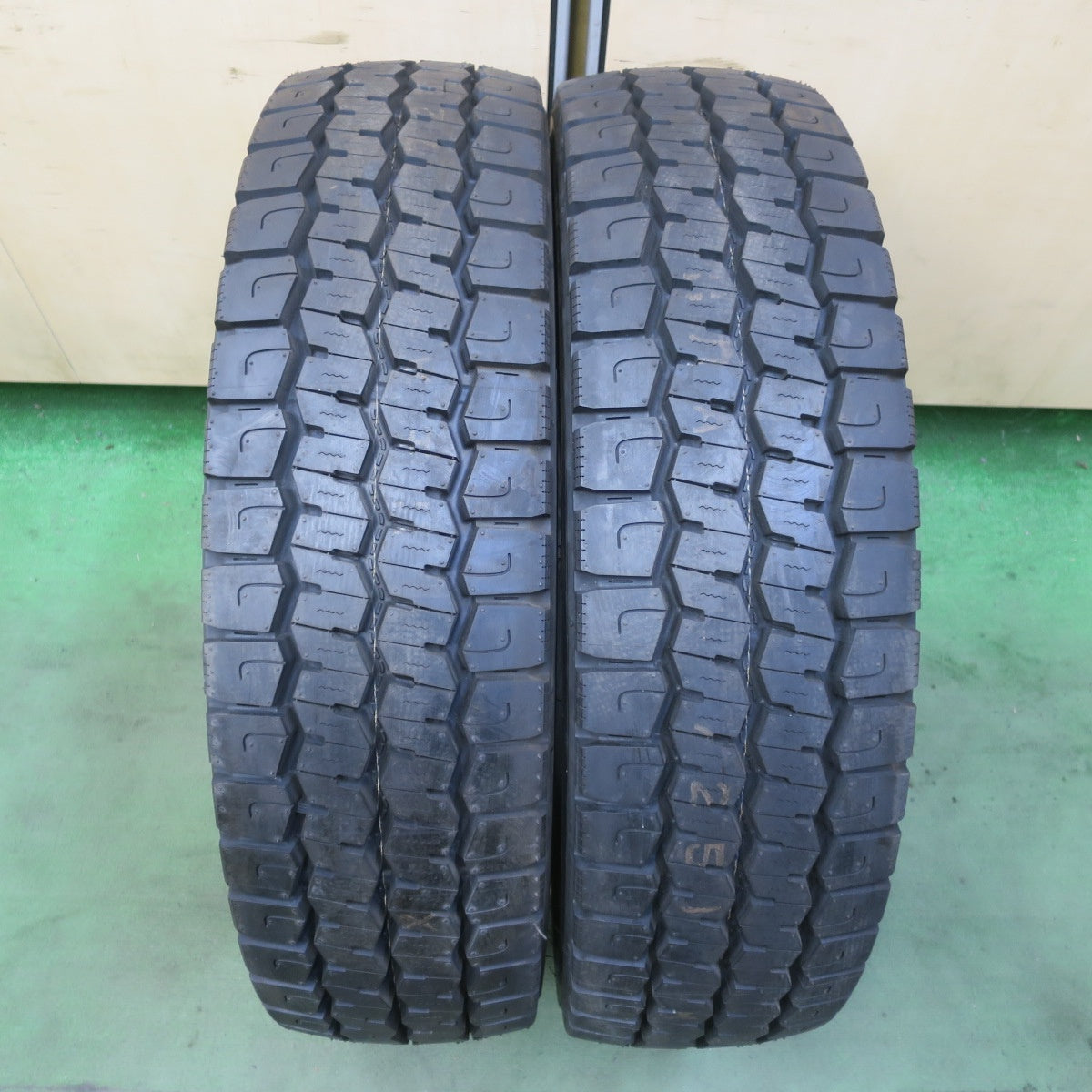 未使用！22年！2本★トラック バス タイヤ 225/85R16 121/119N ダンロップ SP LT22 オールシーズン 16インチ★6072901イスタ