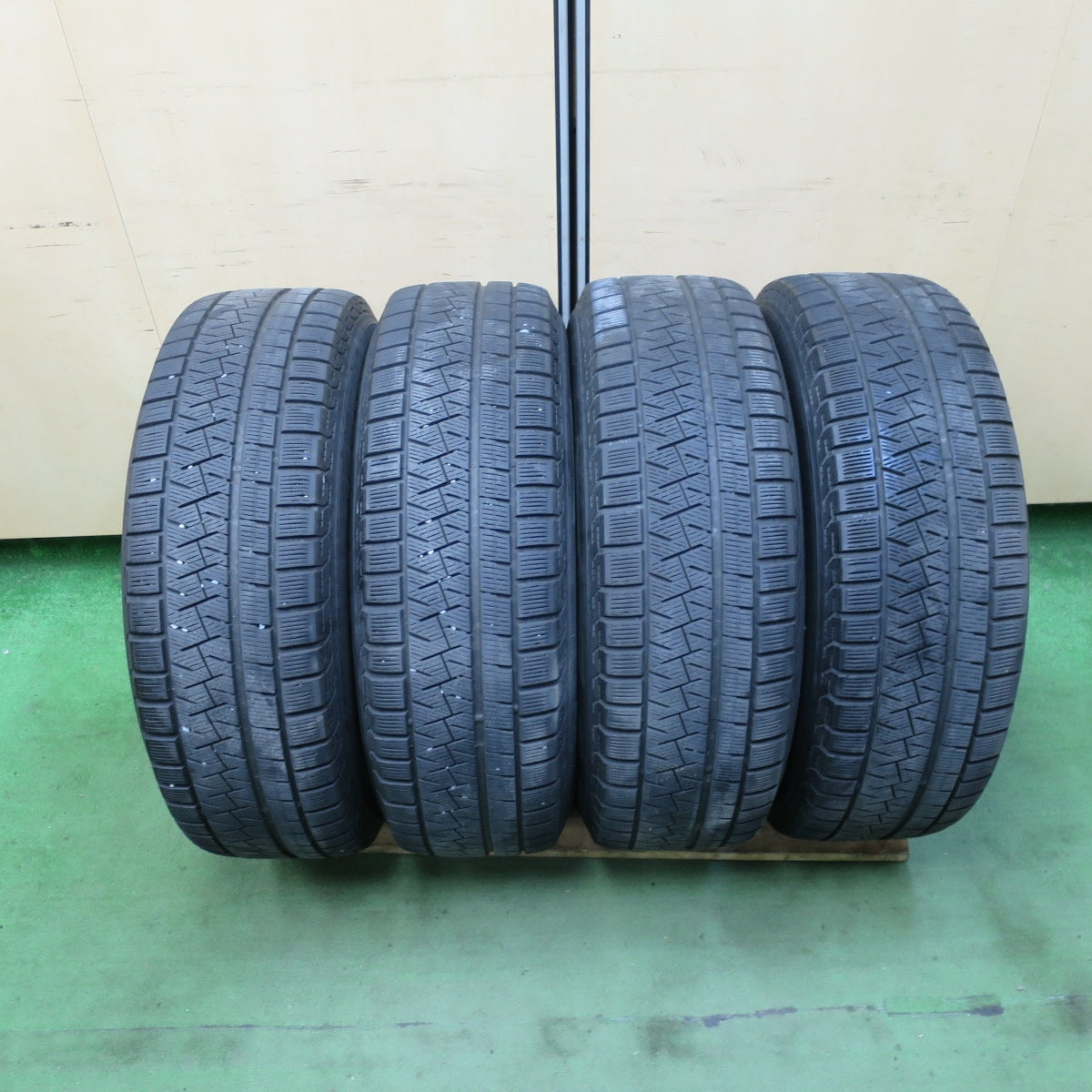 4本価格★スタッドレス 225/65R17 ピレリ アイスアシンメトリコ プラス JOKER ICE ジョーカー アイス 17インチ PCD114.3/5H★5081302TTス