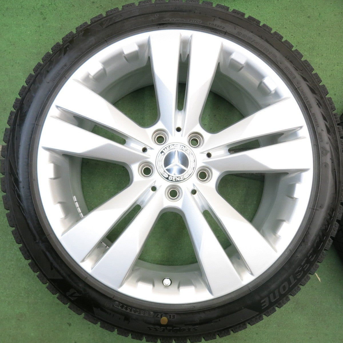 バリ溝！22年！キレイ！9.5分★ベンツ 等 225/45R18 スタッドレス ブリヂストン ブリザック VRX2 社外 アルミ 18インチ PCD112/5H★5080308HAス