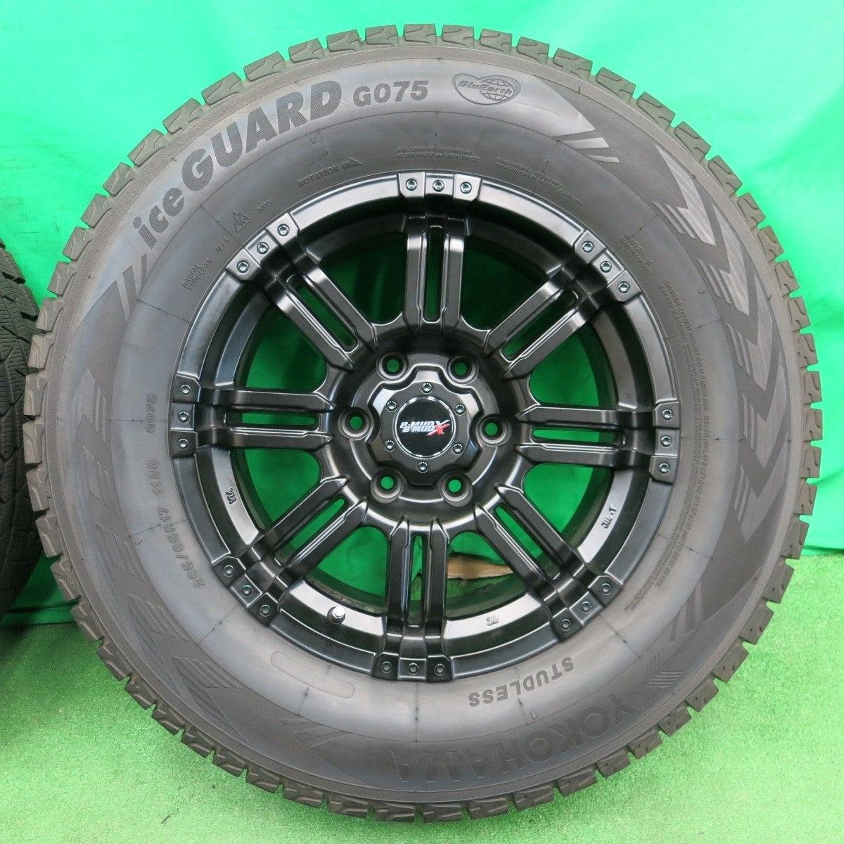 バリ溝！21年！キレイ！9.5分以上★スタッドレス 265/65R17 ヨコハマ アイスガード G075 B-MUD X 17インチ PCD139.7/6H★4051401ナス