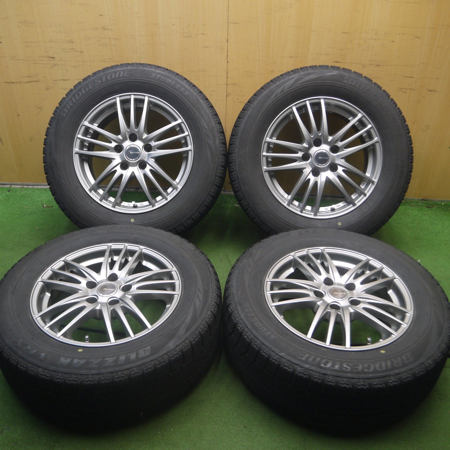 *送料無料* キレイ★スタッドレス 215/65R16 ブリヂストン ブリザック VRX ECO FORME エコフォルム 16インチ PCD114.3/5H★4071707Hス