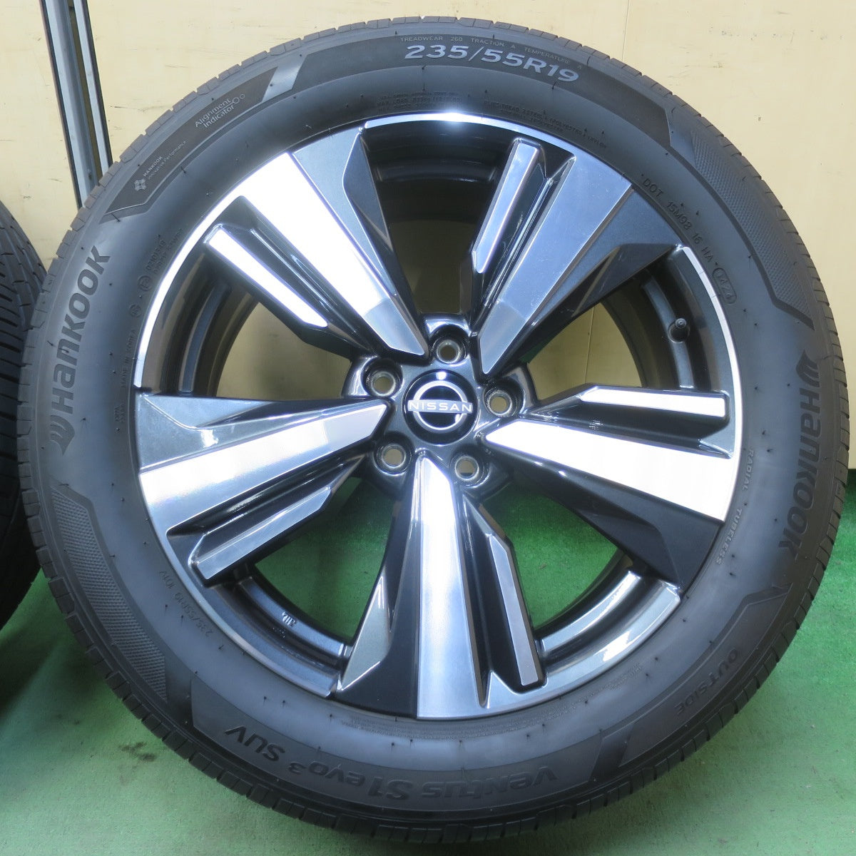 バリ溝！24年！キレイ！ほぼ10分◎日産 T33 エクストレイル 純正 235/55R19 ハンコック ベンタス S1 evo3 SUV 19インチ PCD114.3/5H◎6080504IMノ