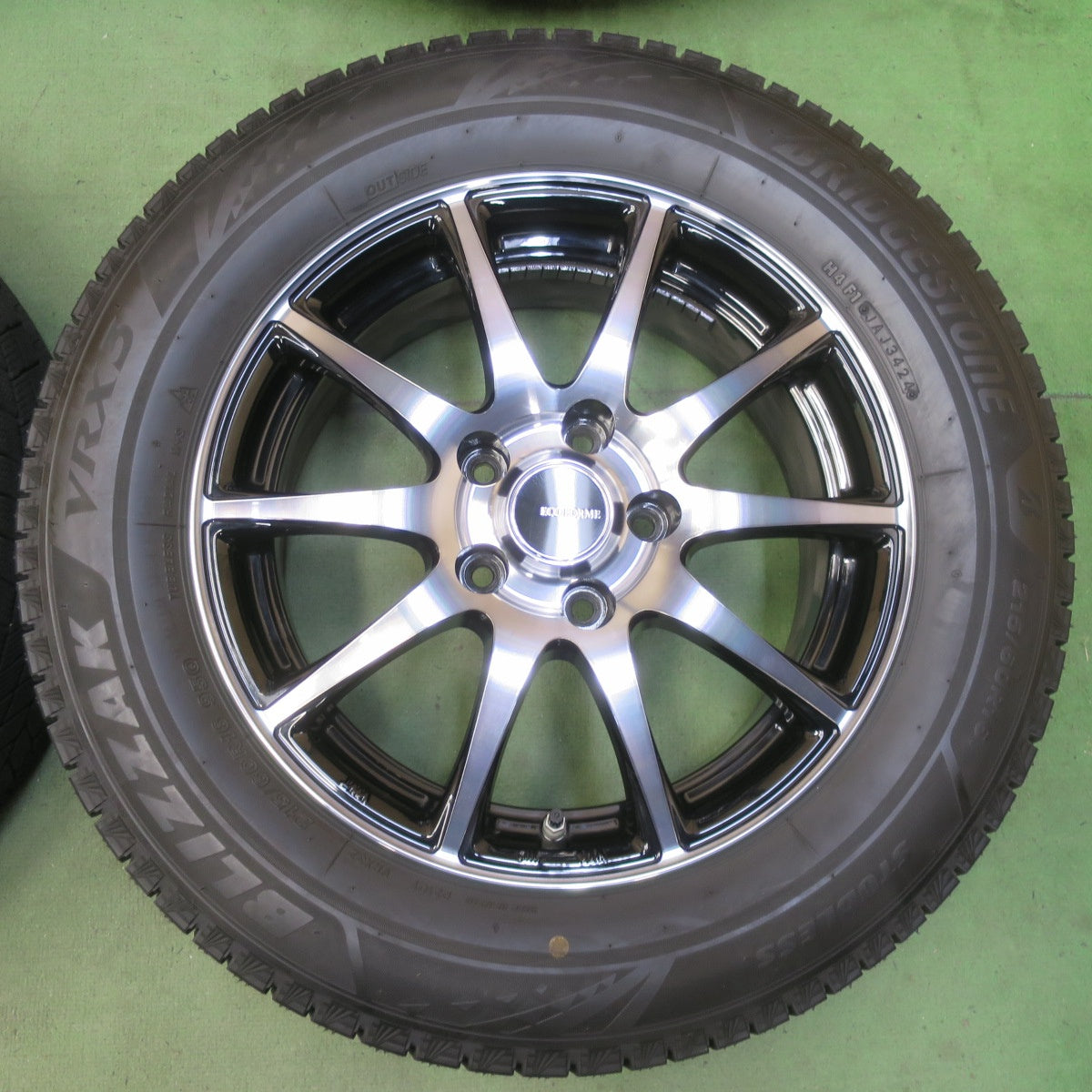 センサー付！バリ溝！24年！キレイ！ほぼ10分◎スタッドレス 215/60R16 ブリヂストン ブリザック VRX3 ECO FORME CRS23 エコフォルム 16インチ PCD114.3/5H◎6070906イス