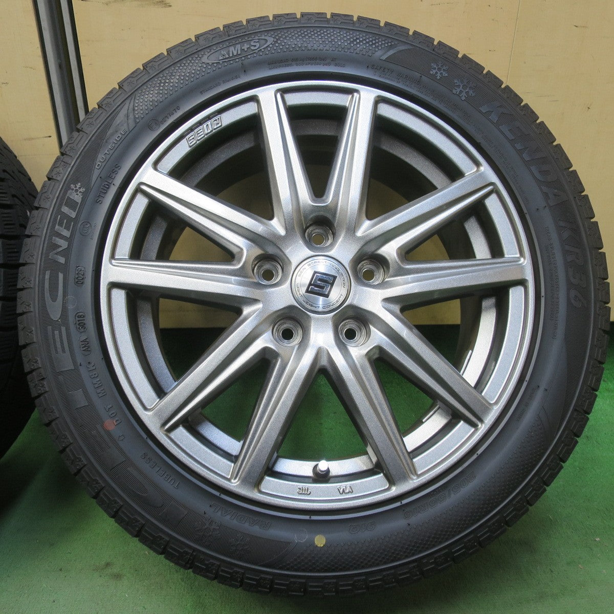 キレイ◎スタッドレス 205/55R16 ケンダ KR36 アイステック ネオ SEIN ザイン 16インチ PCD114.3/5H◎6090409イス