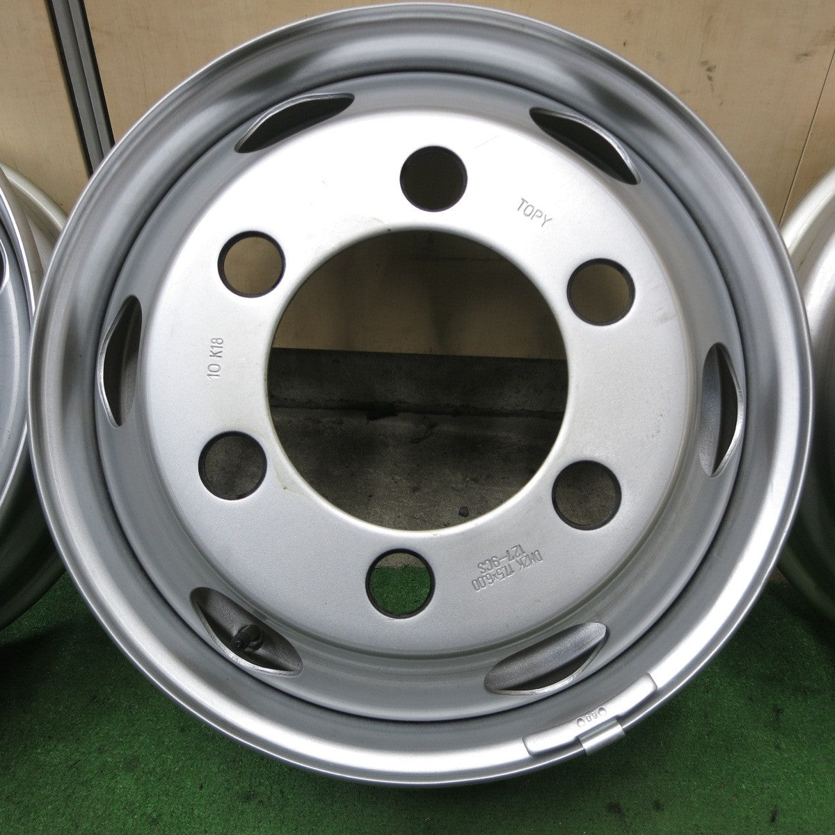 キレイ！6本★トラック TOPY スチール ホイール DM3N 17.5×6.00 127-9CS 17.5インチ トピー PCD222.25/6H★5101101ナホ