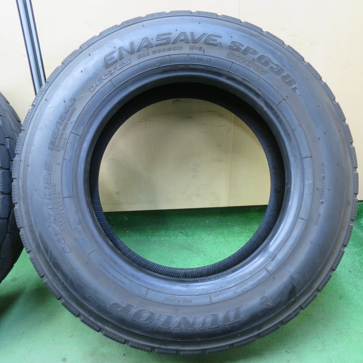 新車外し！25年！ほぼ未使用★トラック タイヤ 245/70R19.5 136/134J ダンロップ エナセーブ SP638L DECTES デクテス オールシーズン 19.5インチ★5052610イスタ