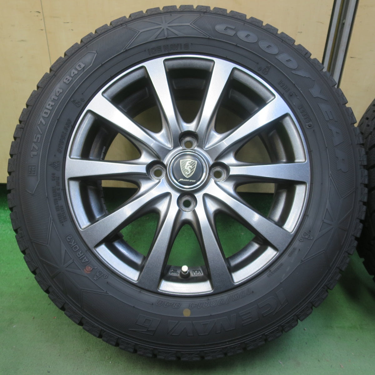 キレイ◎スタッドレス 175/70R14 グッドイヤー アイスナビ6 MANARAY SPORT マナレイ スポーツ 14インチ PCD100/4H◎6091914イス