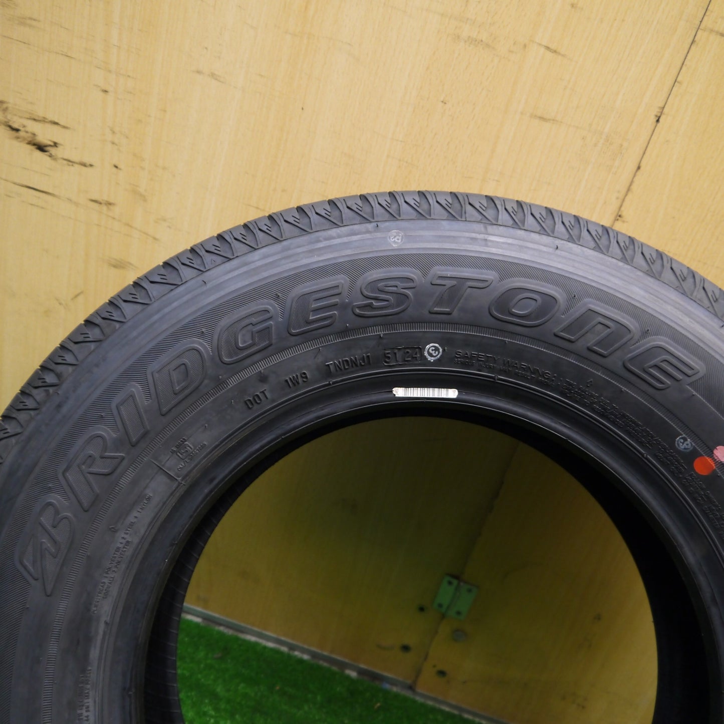 新車外し！24年！1本★195/80R15 ブリヂストン デューラー H/L 852 タイヤ 15インチ ジムニー シエラ ノマド ハイエース 等★5052004Hノタ